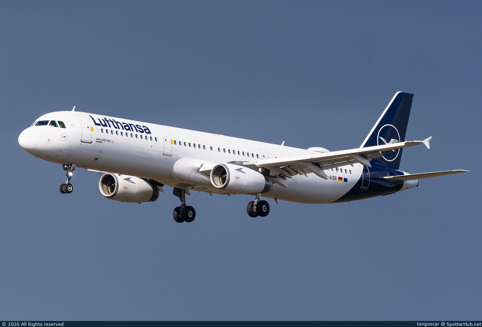 Photo of D-AISB - Airbus A321-231 operated by Lufthansa