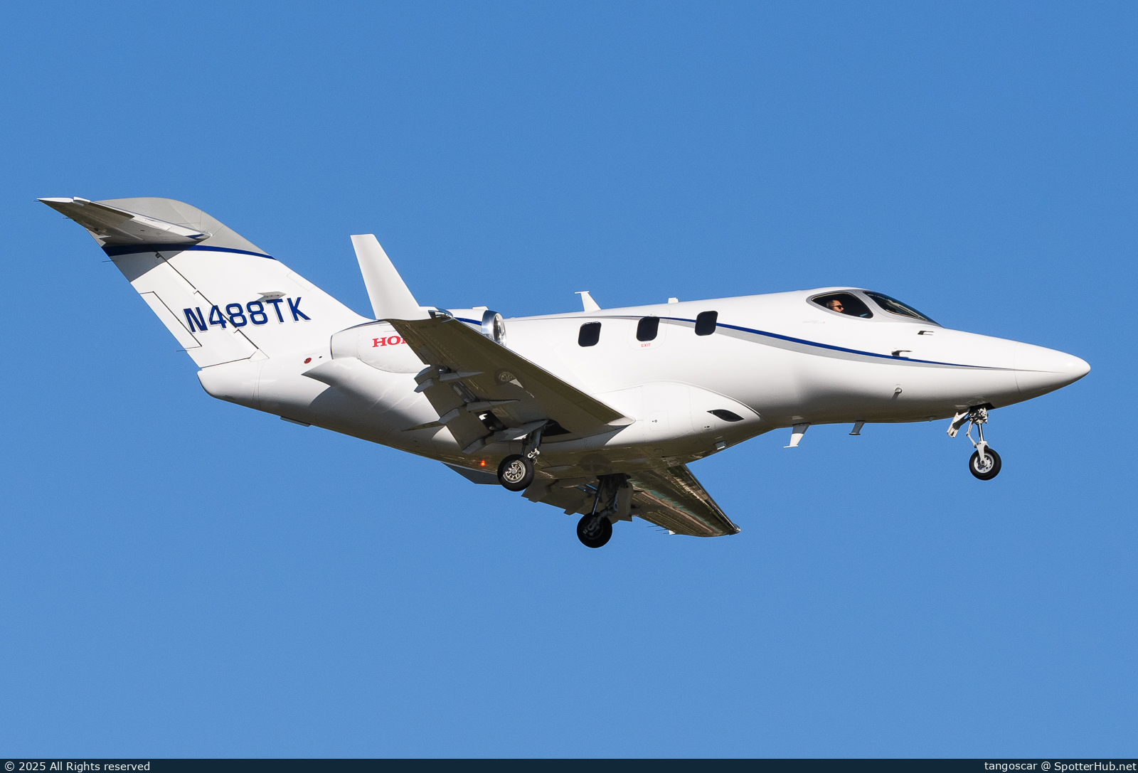 Photo of N488TK - Honda HA-420 HondaJet operated by Cirrus Aviation Services