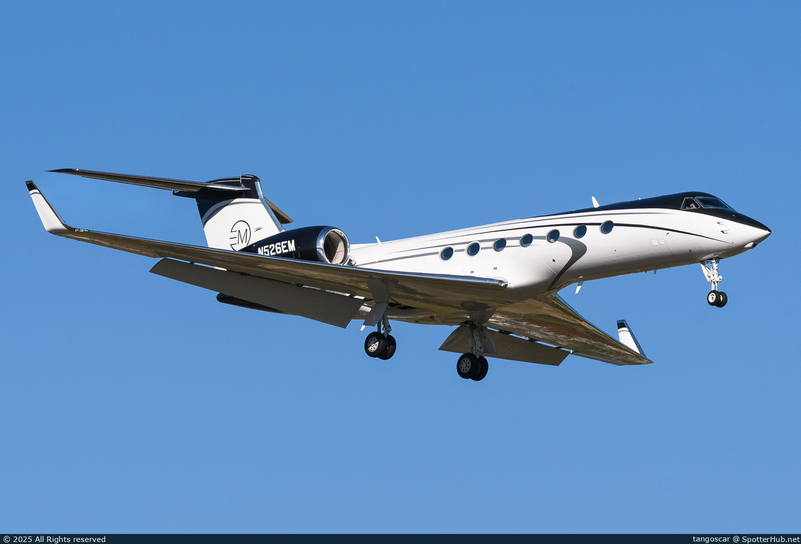 Photo of N526EM - Gulfstream GV-SP (G550) operated by EMI Travel