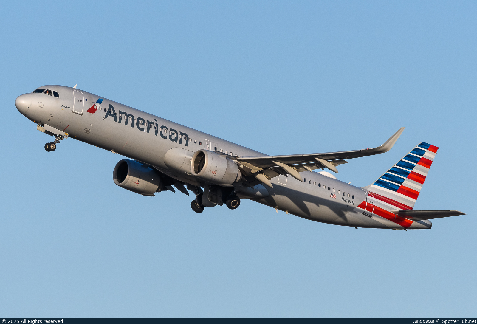 Photo of N419AN - Airbus A321-253NX operated by American Airlines