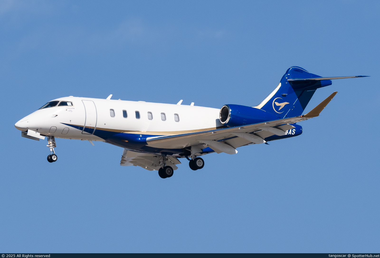 Photo of N724AS - Bombardier Challenger 350 operated by Airshare