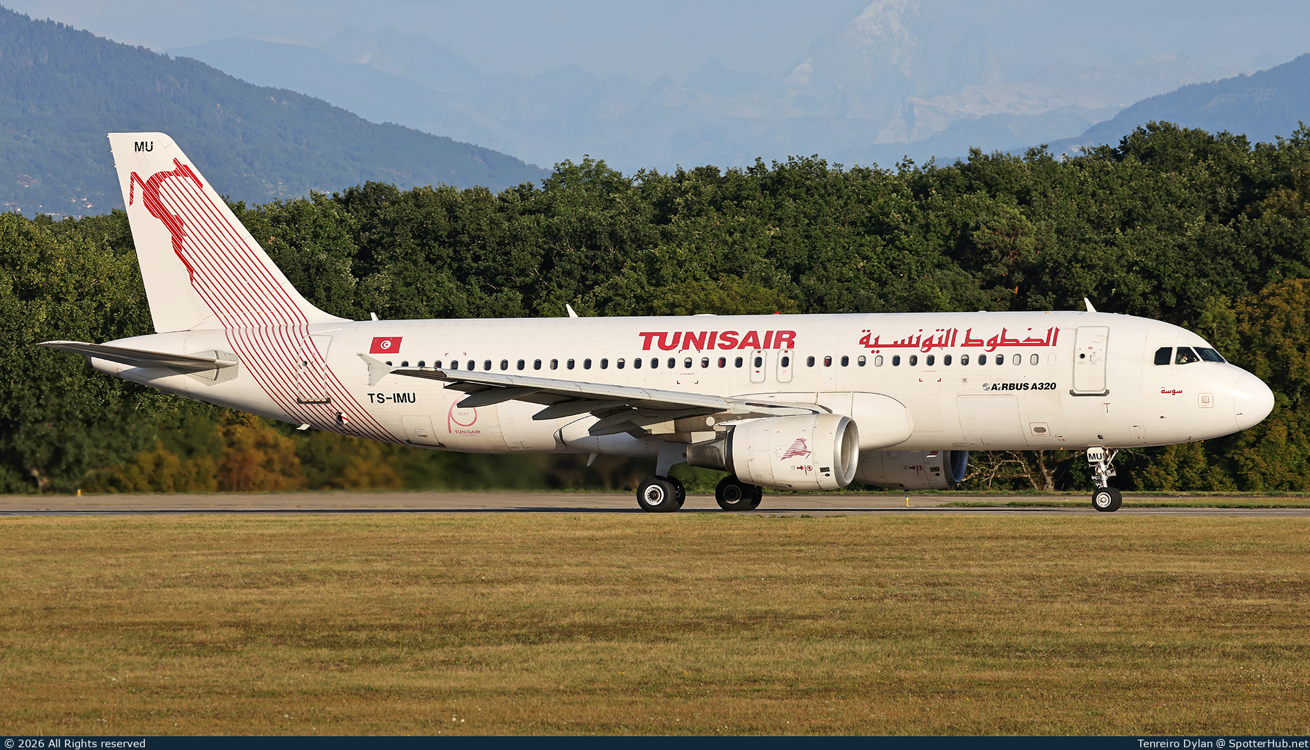 Photo of TS-IMU - Airbus A320-214 operated by Tunisair