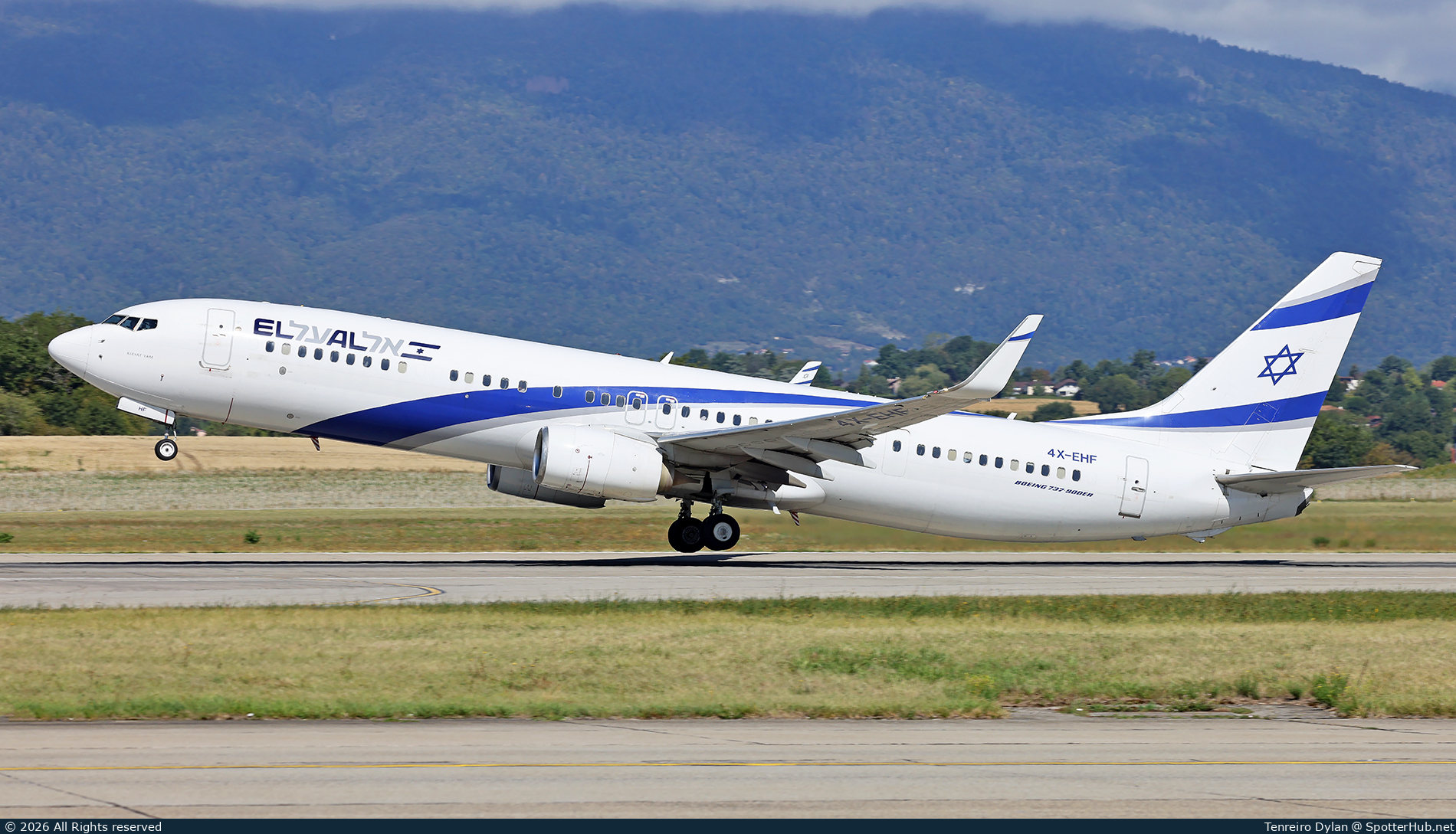 Photo of 4X-EHF - Boeing 737-958(ER) operated by El Al Israel Airlines