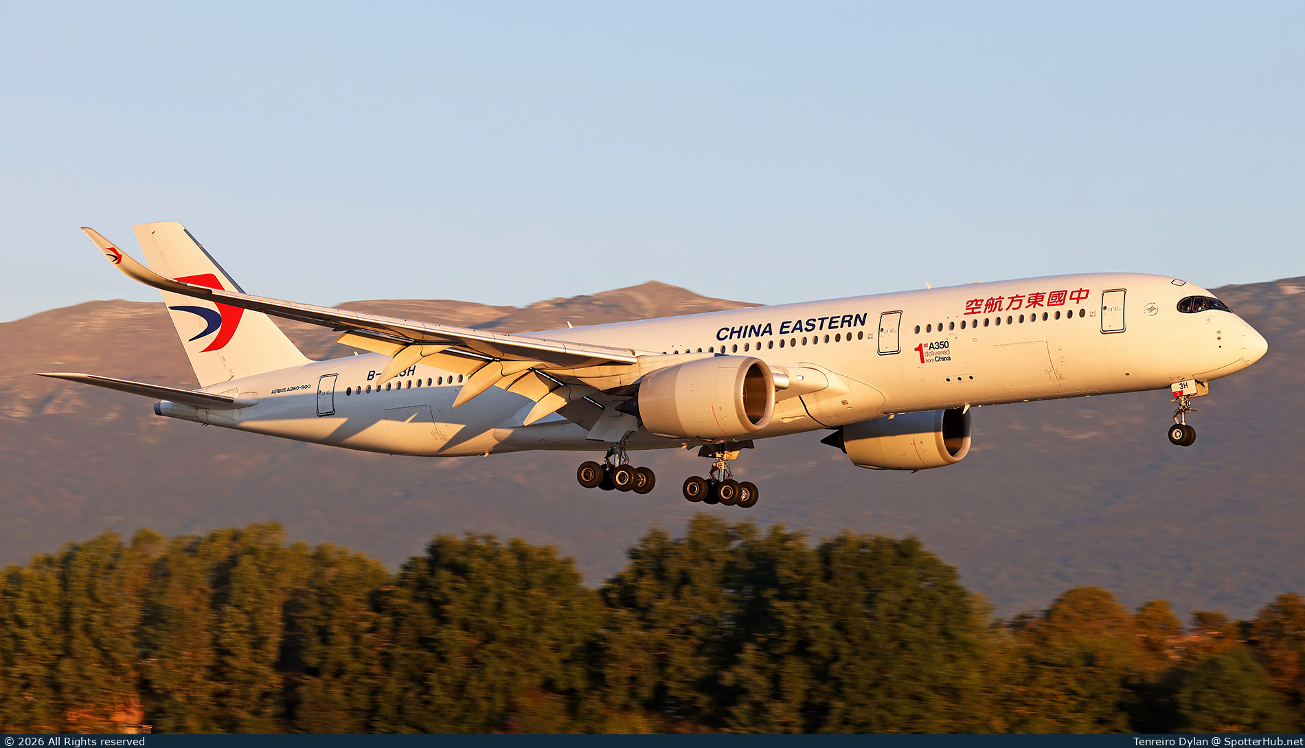Photo of B-323H - Airbus A350-941 operated by China Eastern Airlines