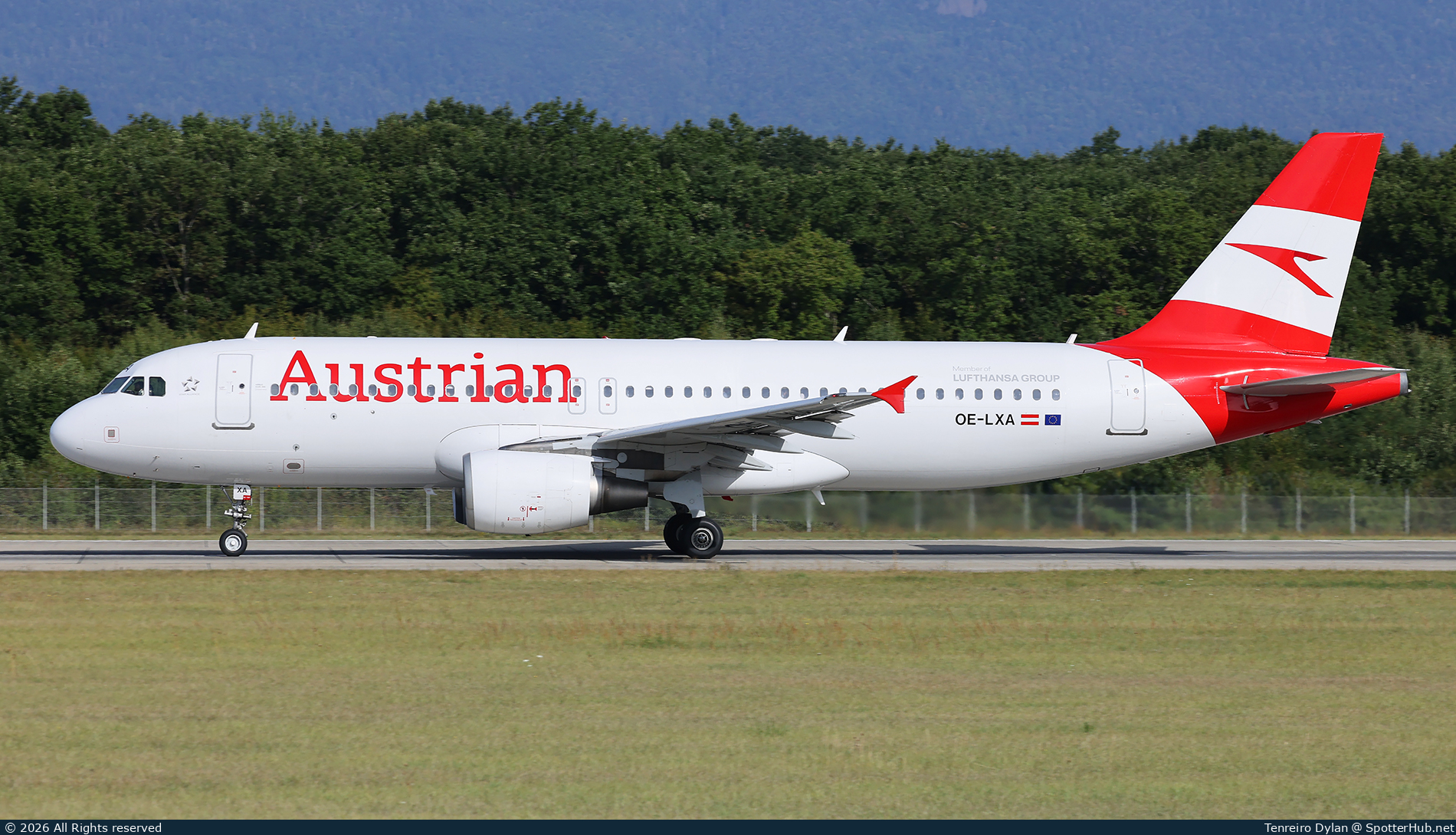 Photo of OE-LXA - Airbus A320-216 operated by Austrian Airlines