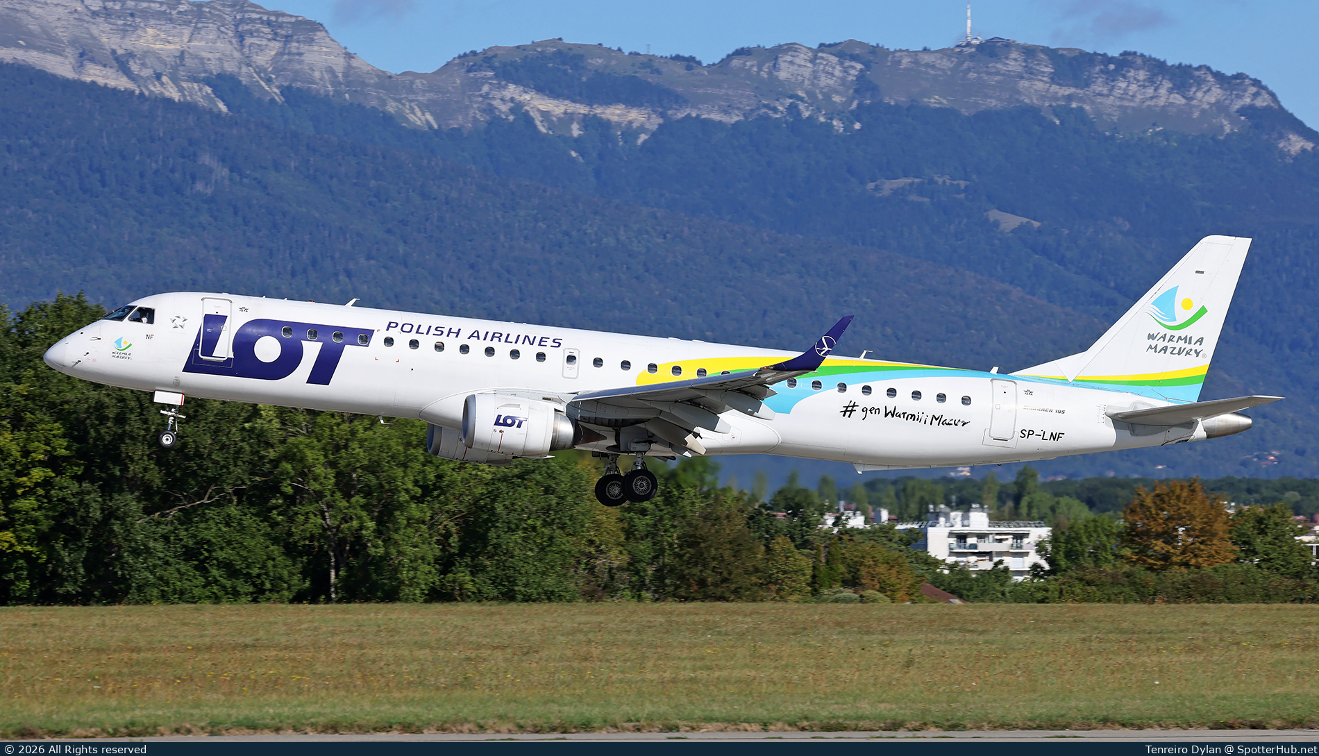 Photo of SP-LNF - Embraer ERJ-195LR operated by LOT Polish Airlines