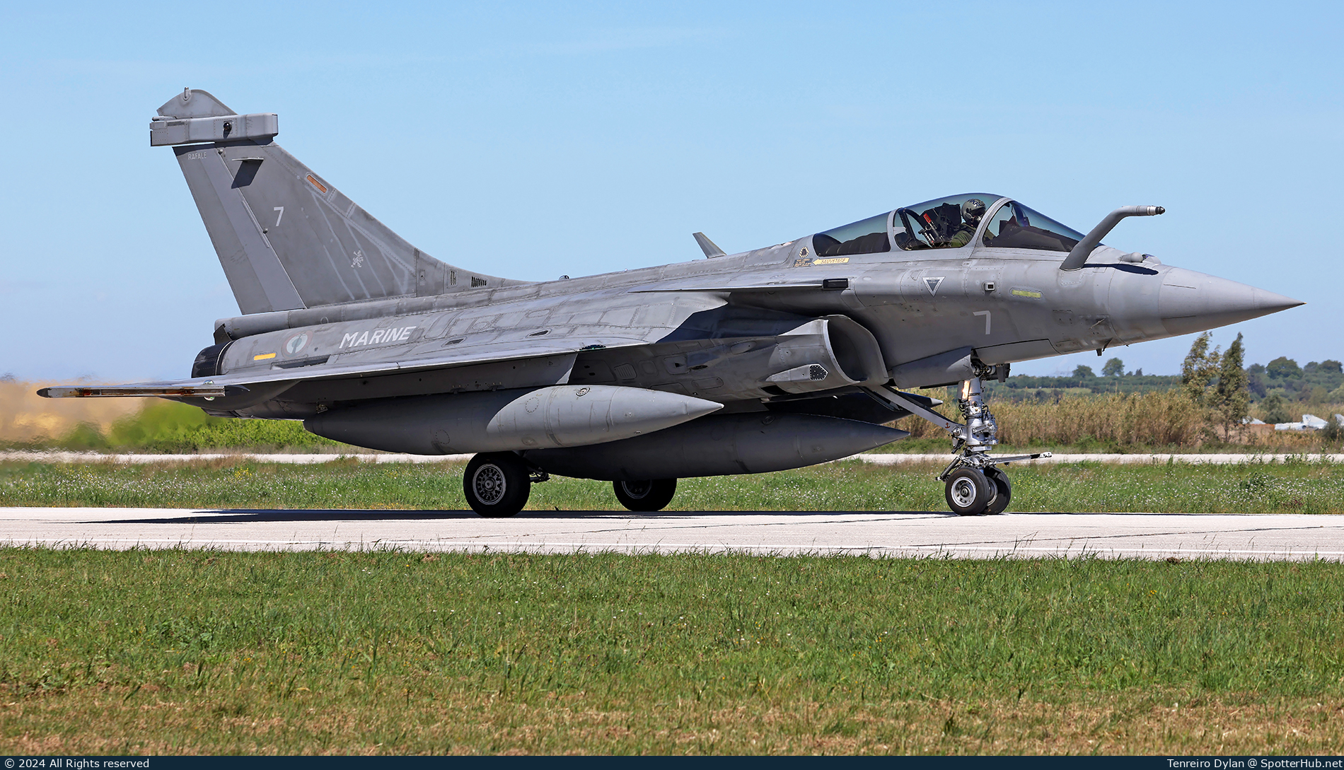 Photo of 7 - Dassault Rafale M operated by French Navy
