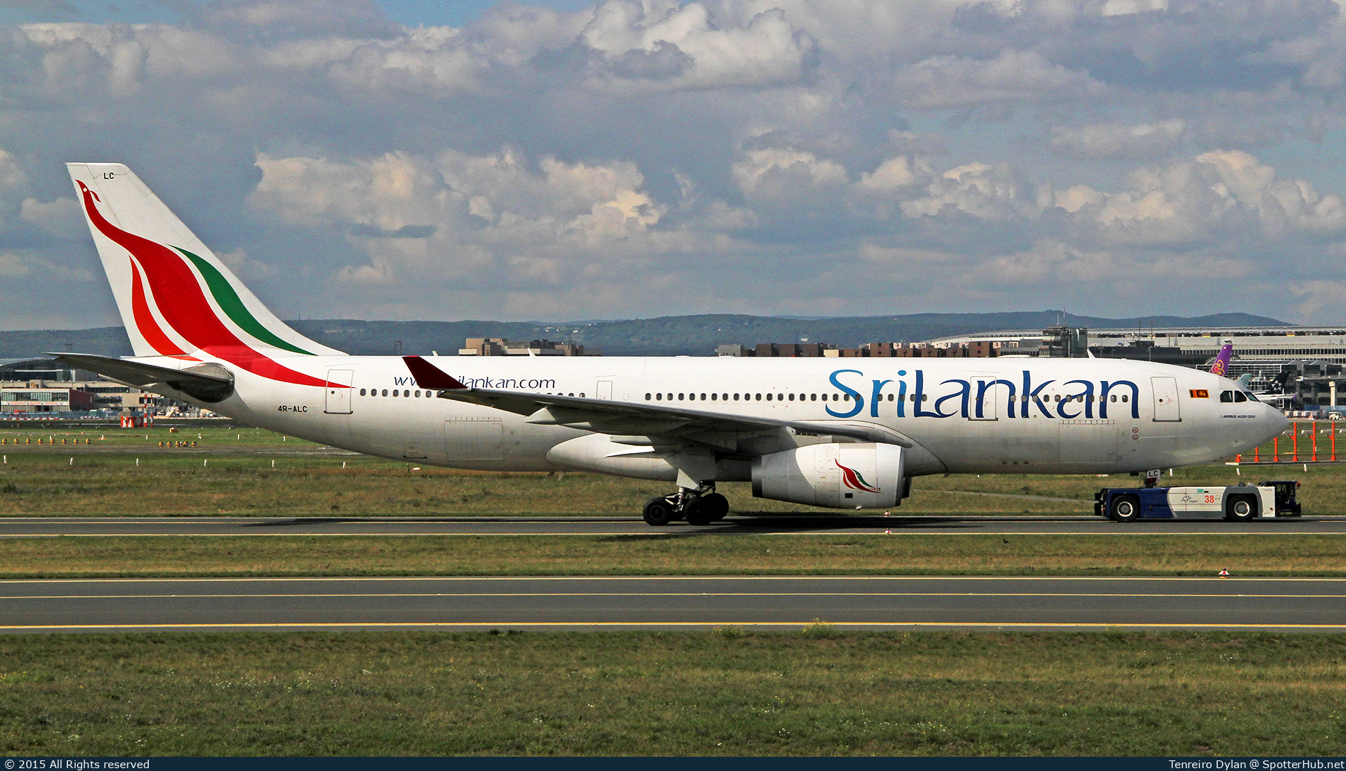Photo of 4R-ALC - Airbus A330-243 operated by SriLankan Airlines