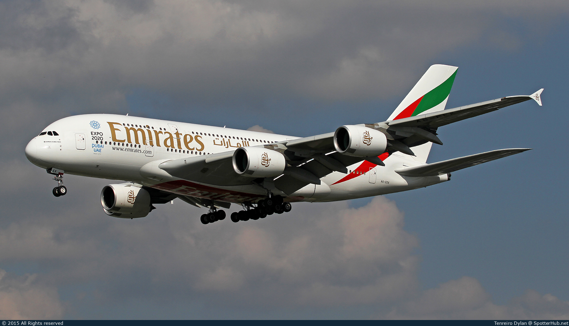 Photo of A6-EEK - Airbus A380-861 operated by Emirates