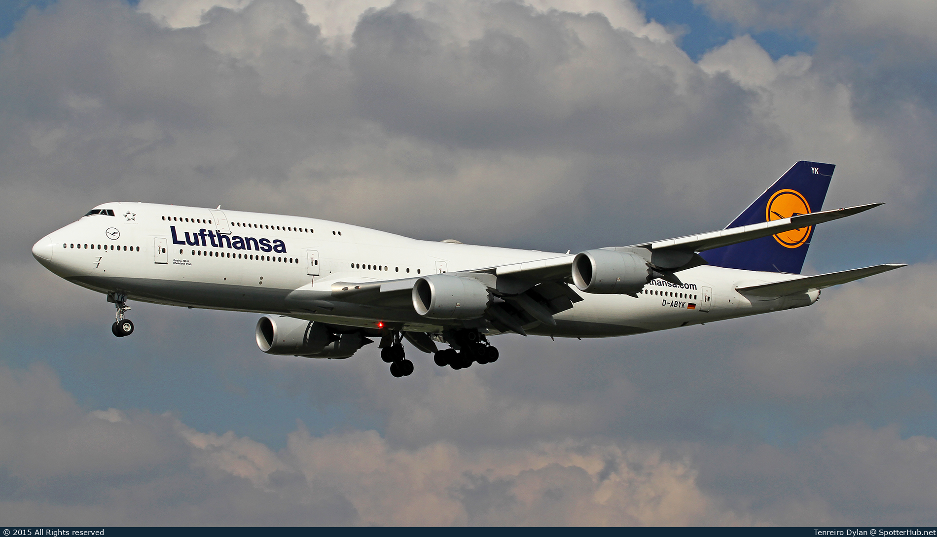 Photo of D-ABYK - Boeing 747-830 operated by Lufthansa