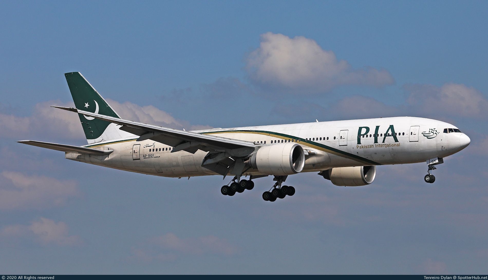 Photo of AP-BGY - Boeing 777-240(LR) operated by PIA Pakistan International Airlines