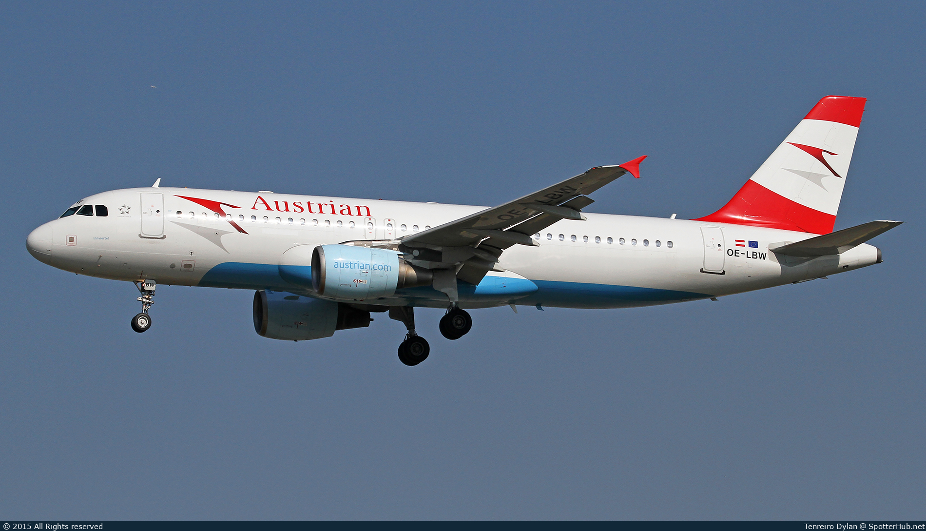 Photo of OE-LBW - Airbus A320-214 operated by Austrian Airlines