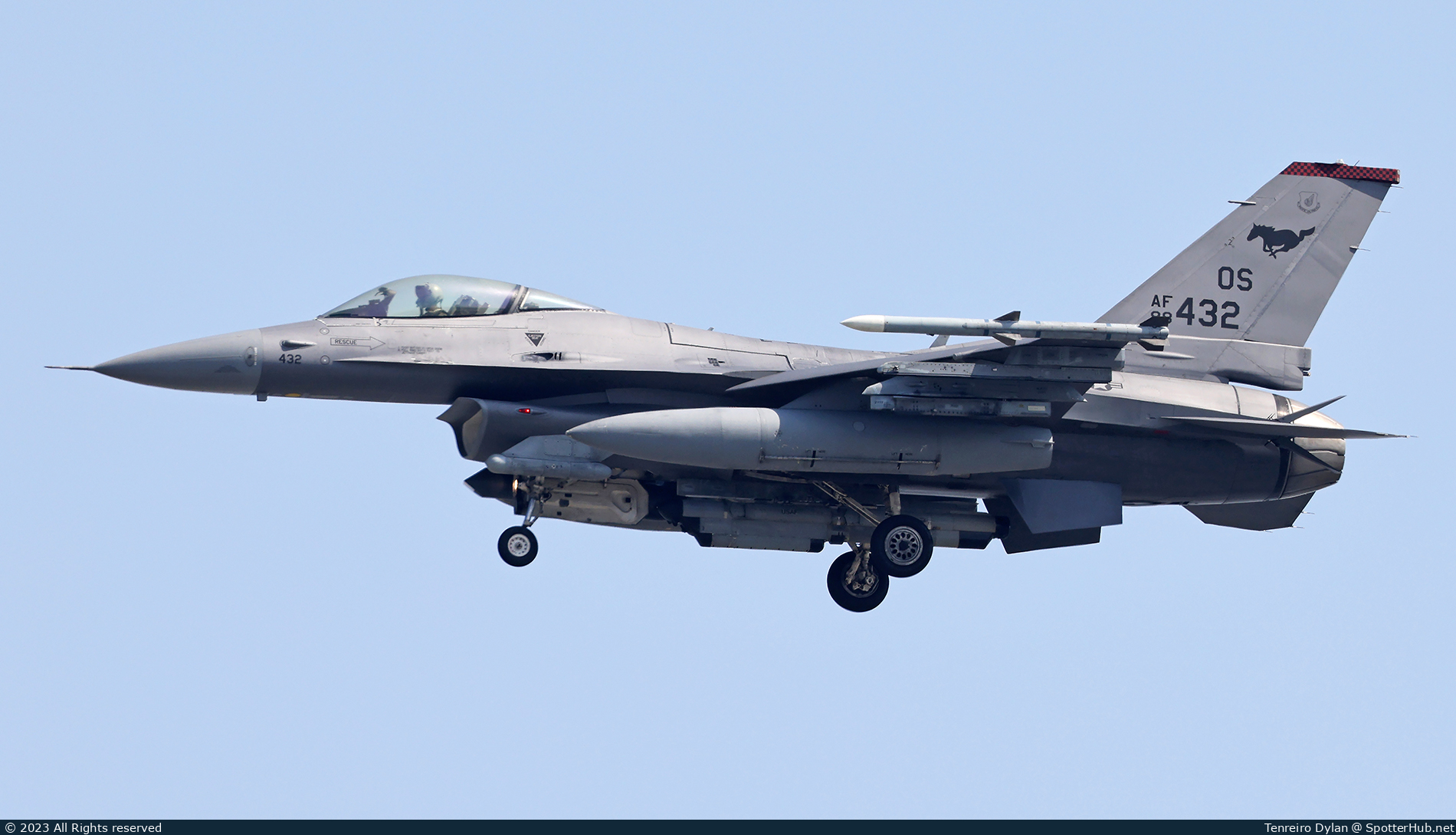 Photo of 88-0432 - General Dynamics F-16CM Fighting Falcon operated by US Air Force