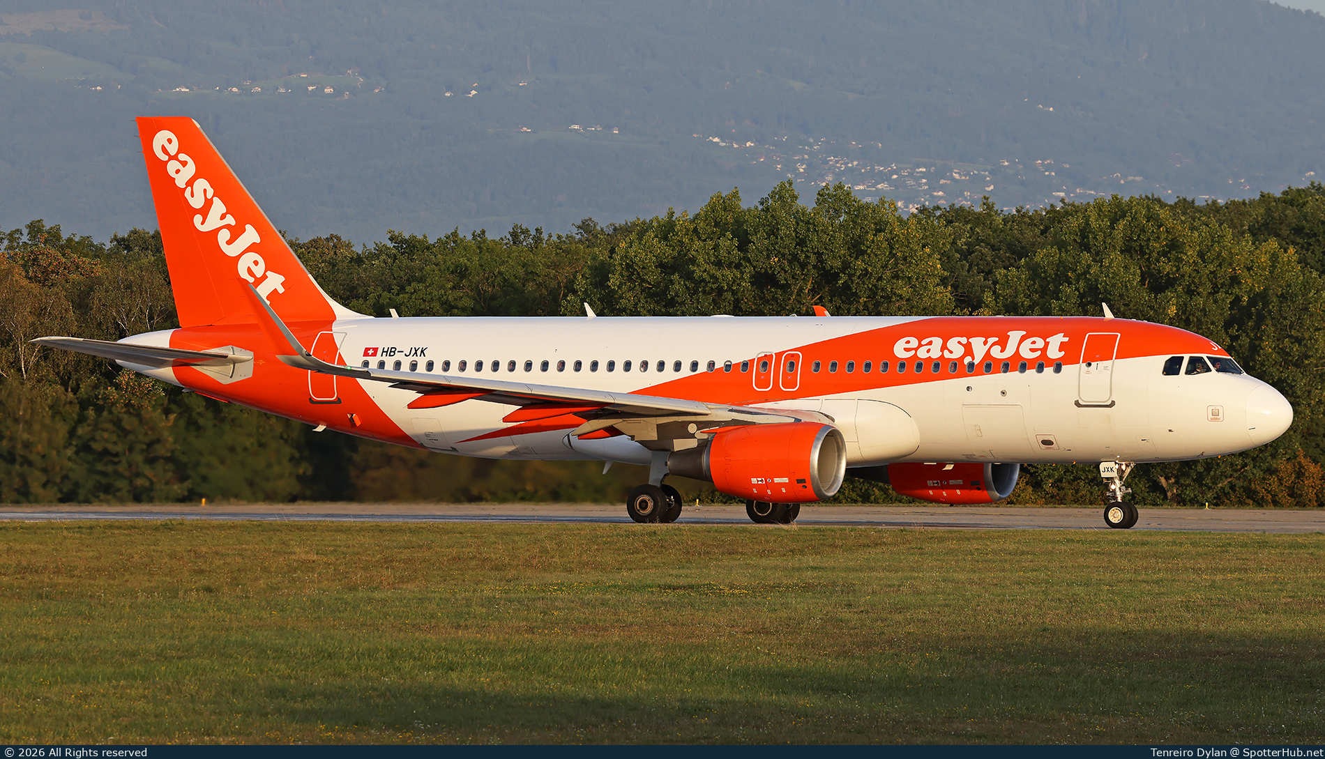 Photo of HB-JXK - Airbus A320-214 operated by easyJet Switzerland