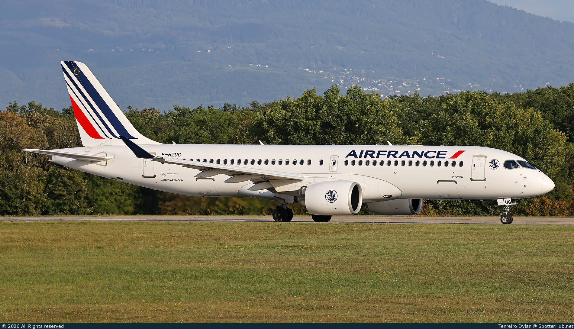 Photo of F-HZUG - Airbus A220-300 operated by Air France