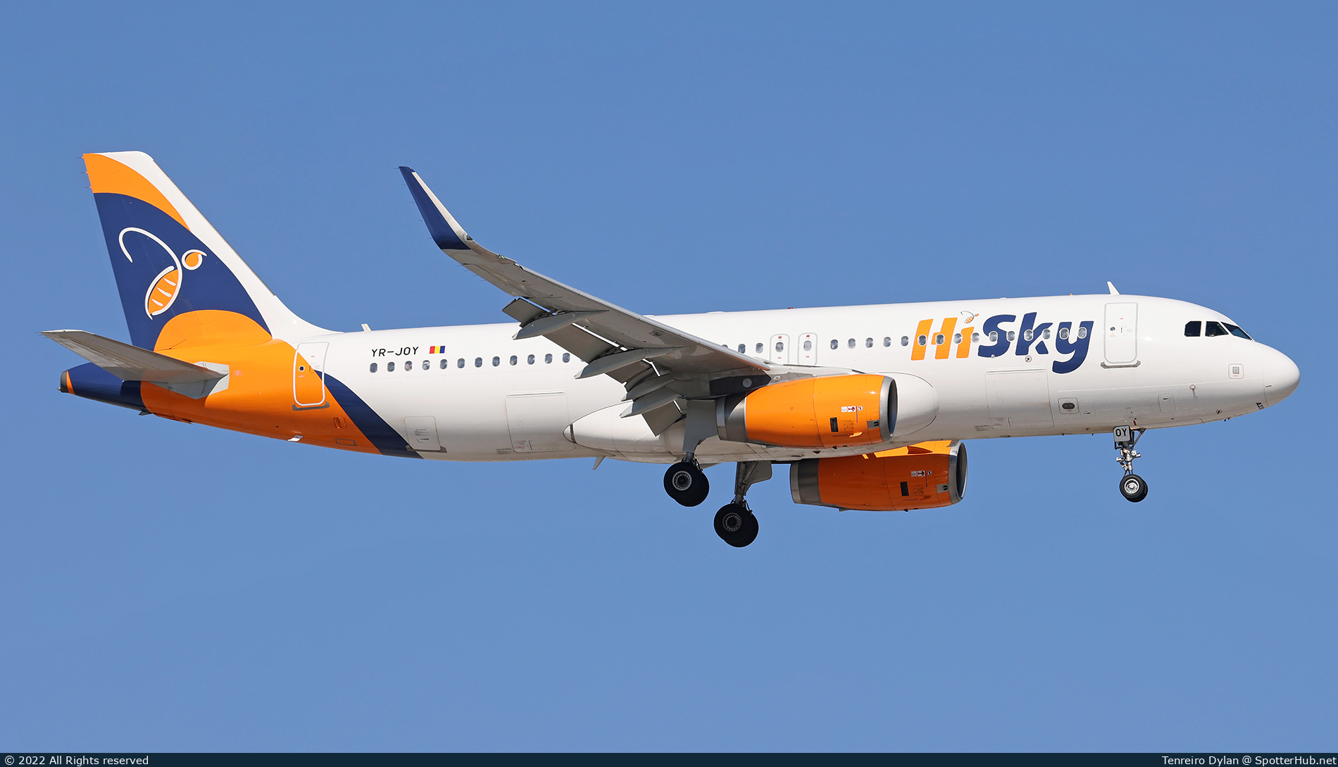 Photo of YR-JOY - Airbus A320-232 operated by HiSky Europe