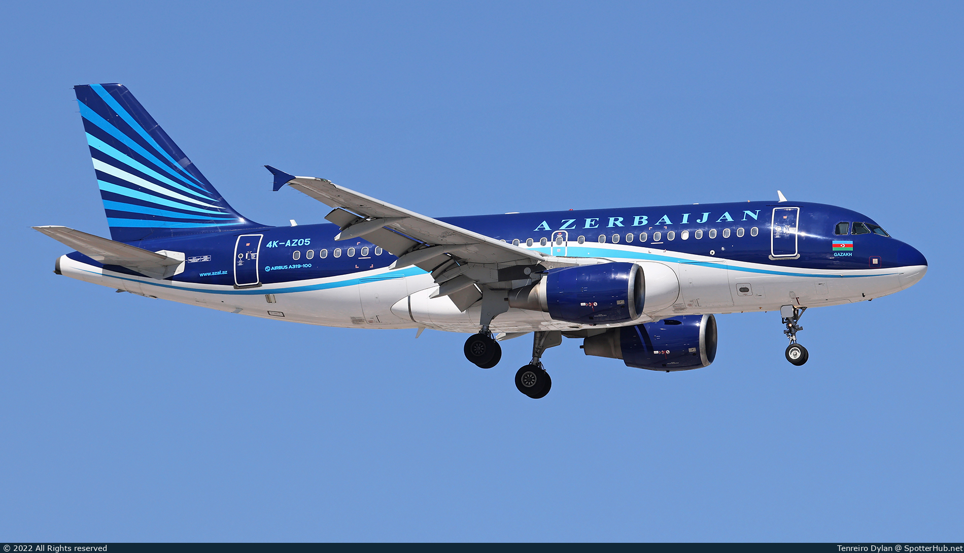 Photo of 4K-AZ05 - Airbus A319-111 operated by Azerbaijan Airlines