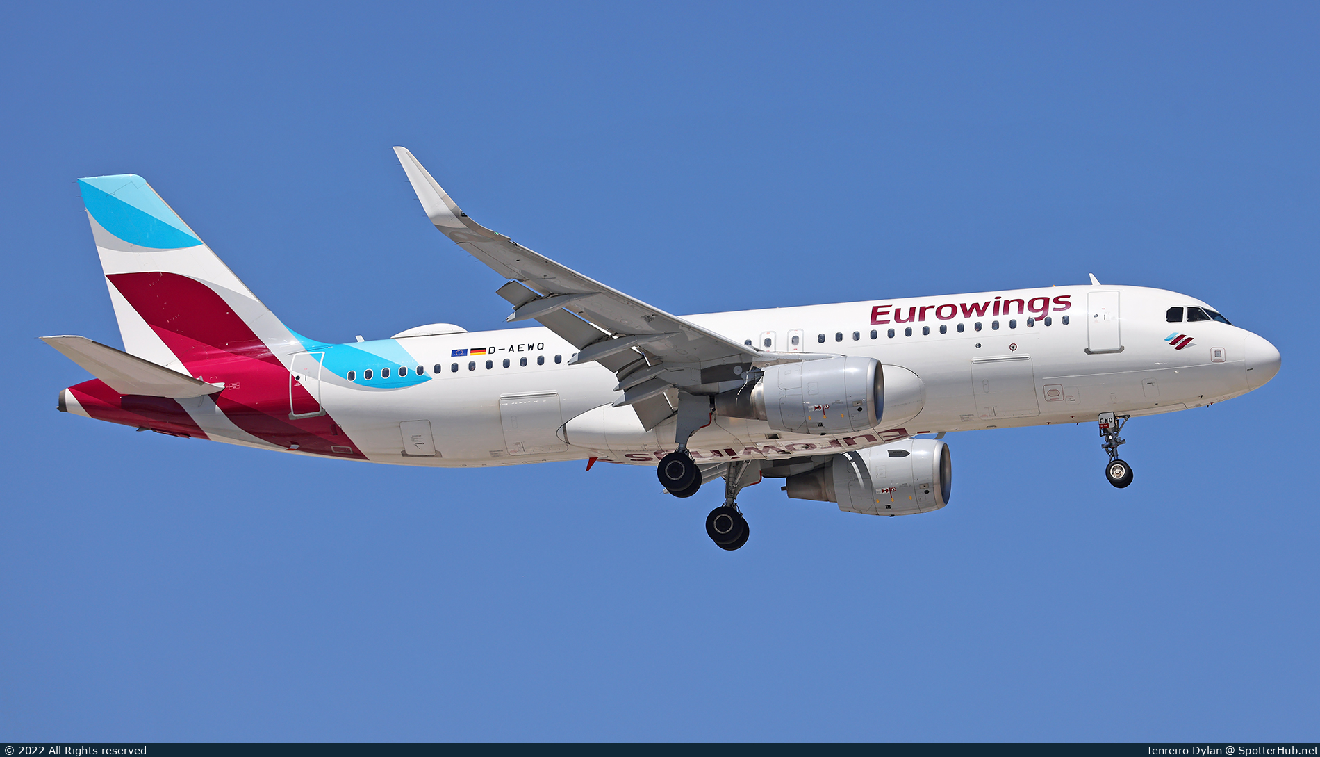 Photo of D-AEWQ - Airbus A320-214 operated by Eurowings