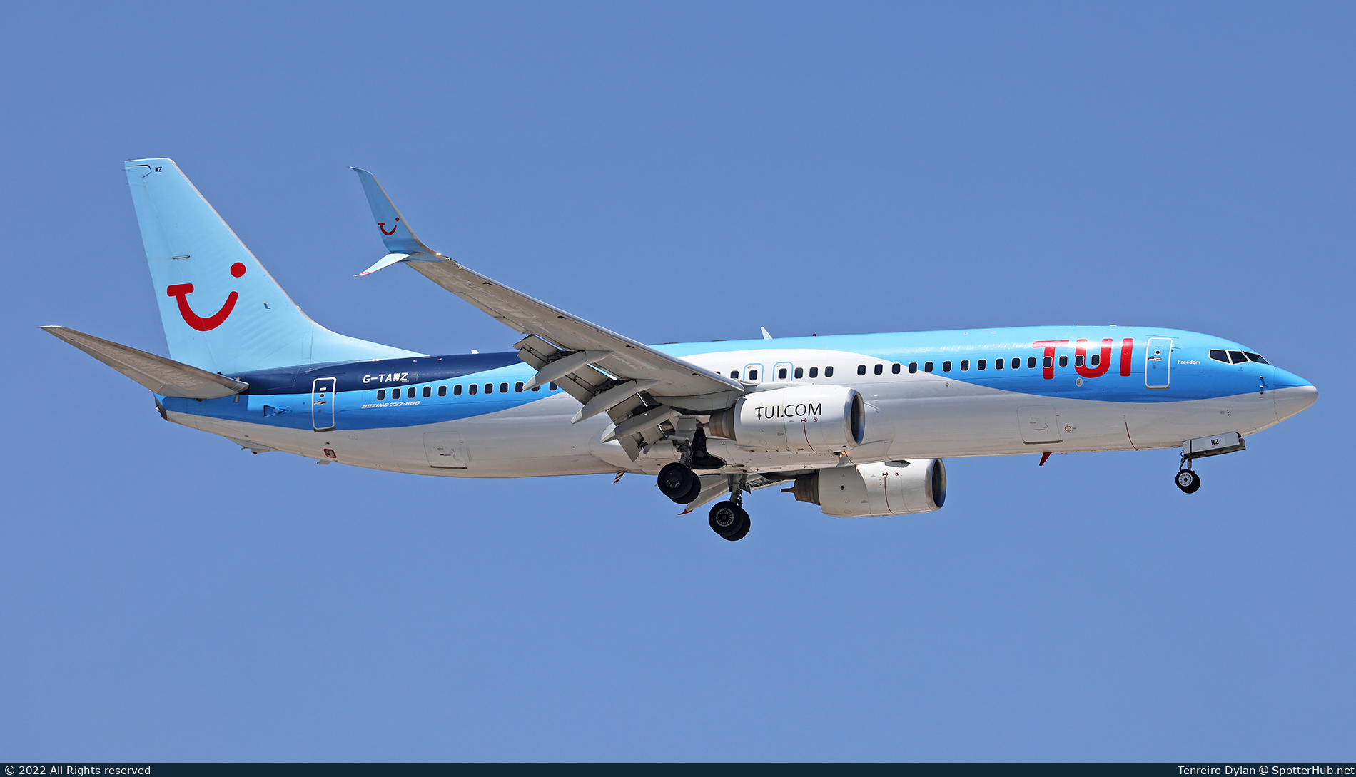 Photo of G-TAWZ - Boeing 737-86N operated by TUI Airways