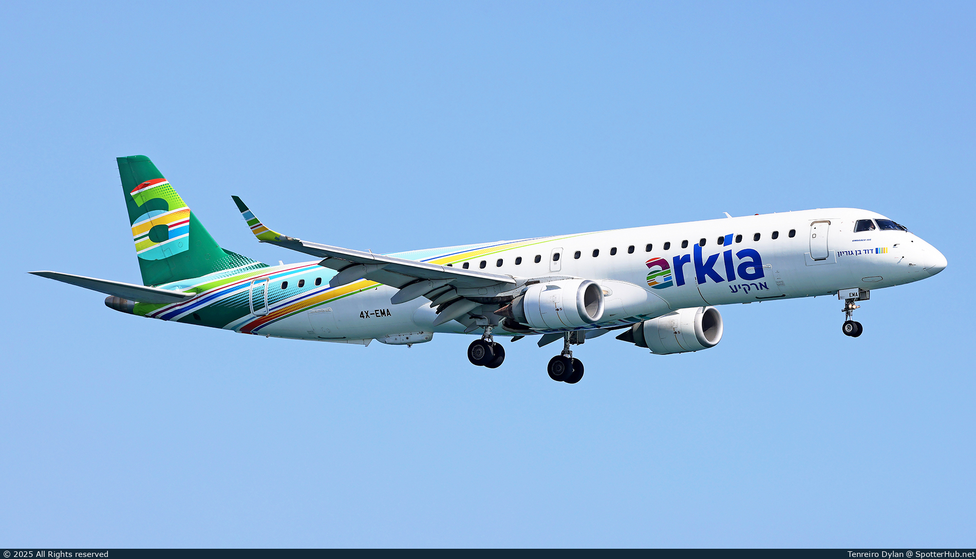 Photo of 4X-EMA - Embraer ERJ-195AR operated by Arkia Israeli Airlines