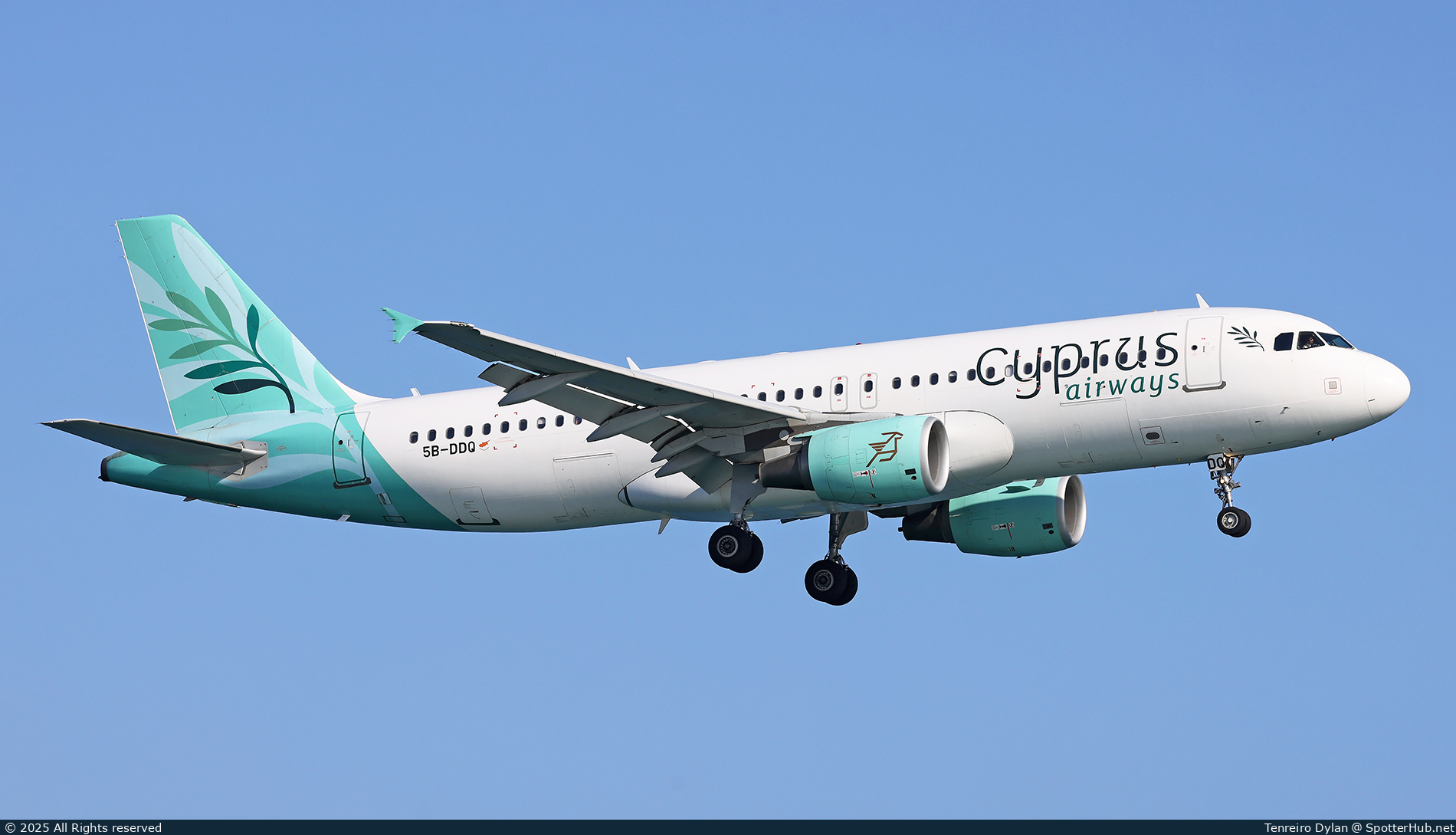 Photo of 5B-DDQ - Airbus A320-214 operated by Cyprus Airways [2016]