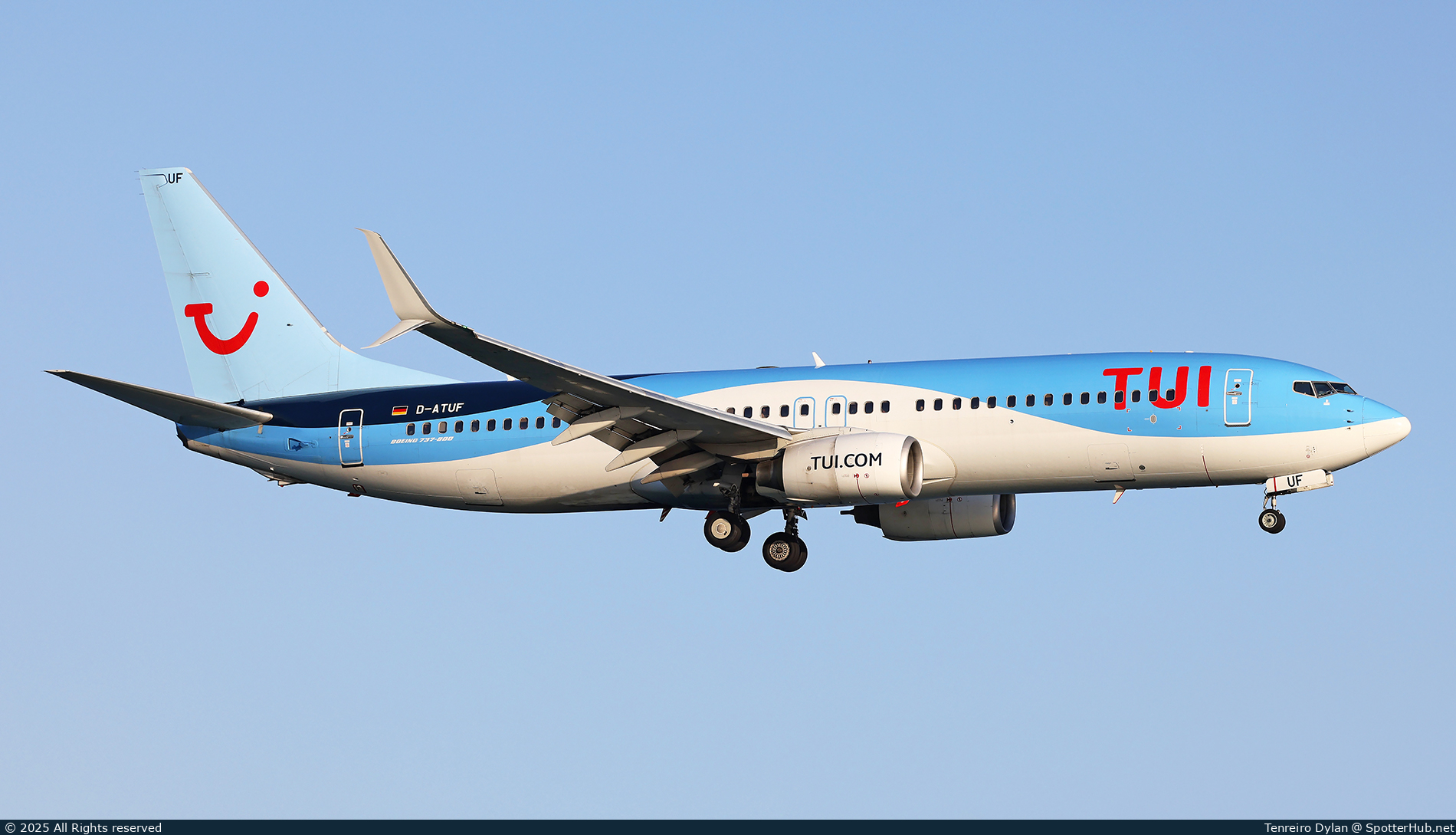 Photo of D-ATUF - Boeing 737-8K5 operated by TUIfly