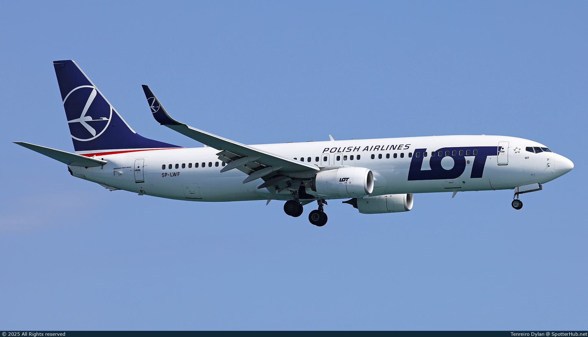 Photo of SP-LWF - Boeing 737-86N operated by LOT Polish Airlines