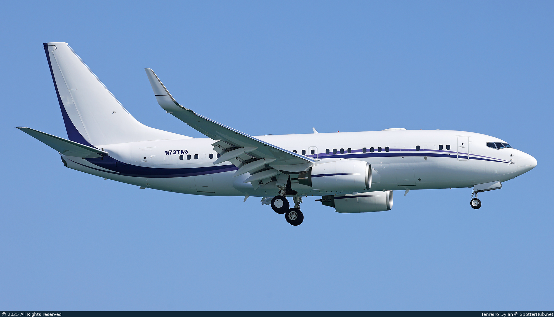 Photo of N737AG - Boeing 737-7BF(BBJ) operated by Funair Corp.