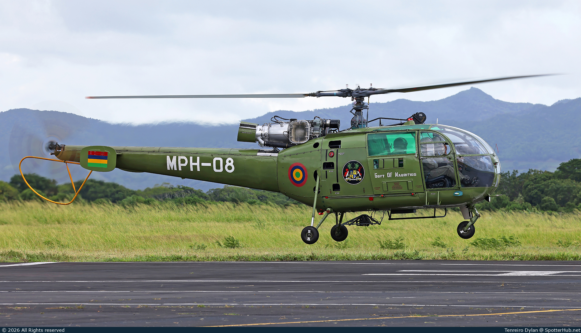 Photo of MPH-08 - HAL Chetak [Aérospatiale SA316] operated by Mauritius Police Force