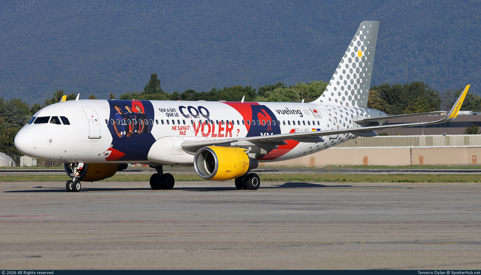 Photo of EC-LVU - Airbus A320-214 operated by Vueling
