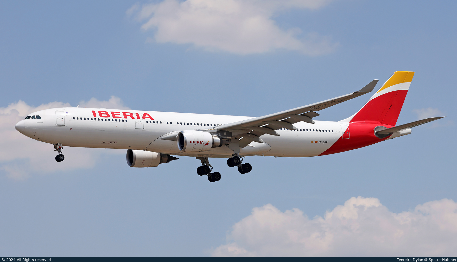 Photo of EC-LUX - Airbus A330-302 operated by Iberia