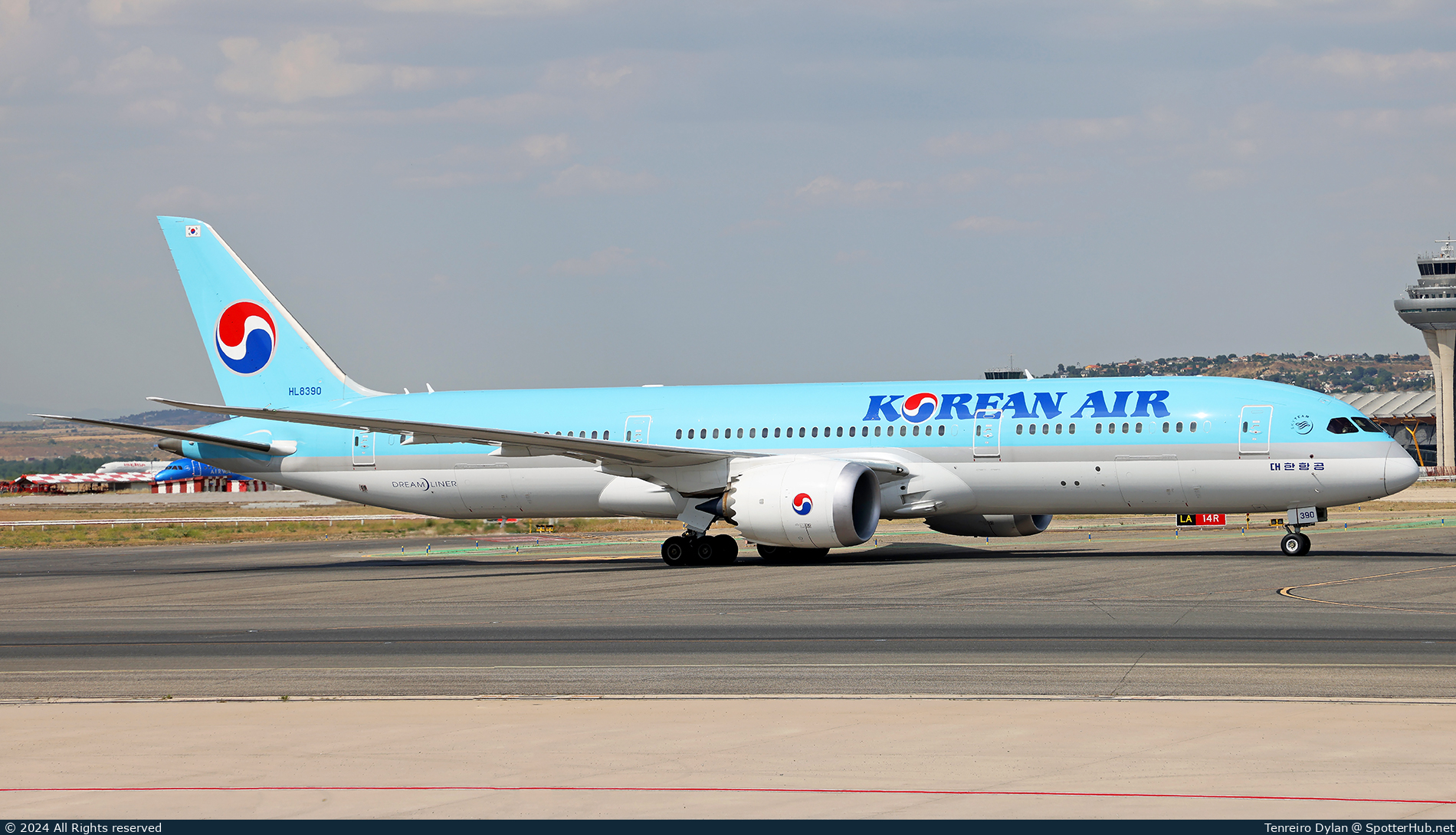 Photo of HL8390 - Boeing 787-9 Dreamliner operated by Korean Air