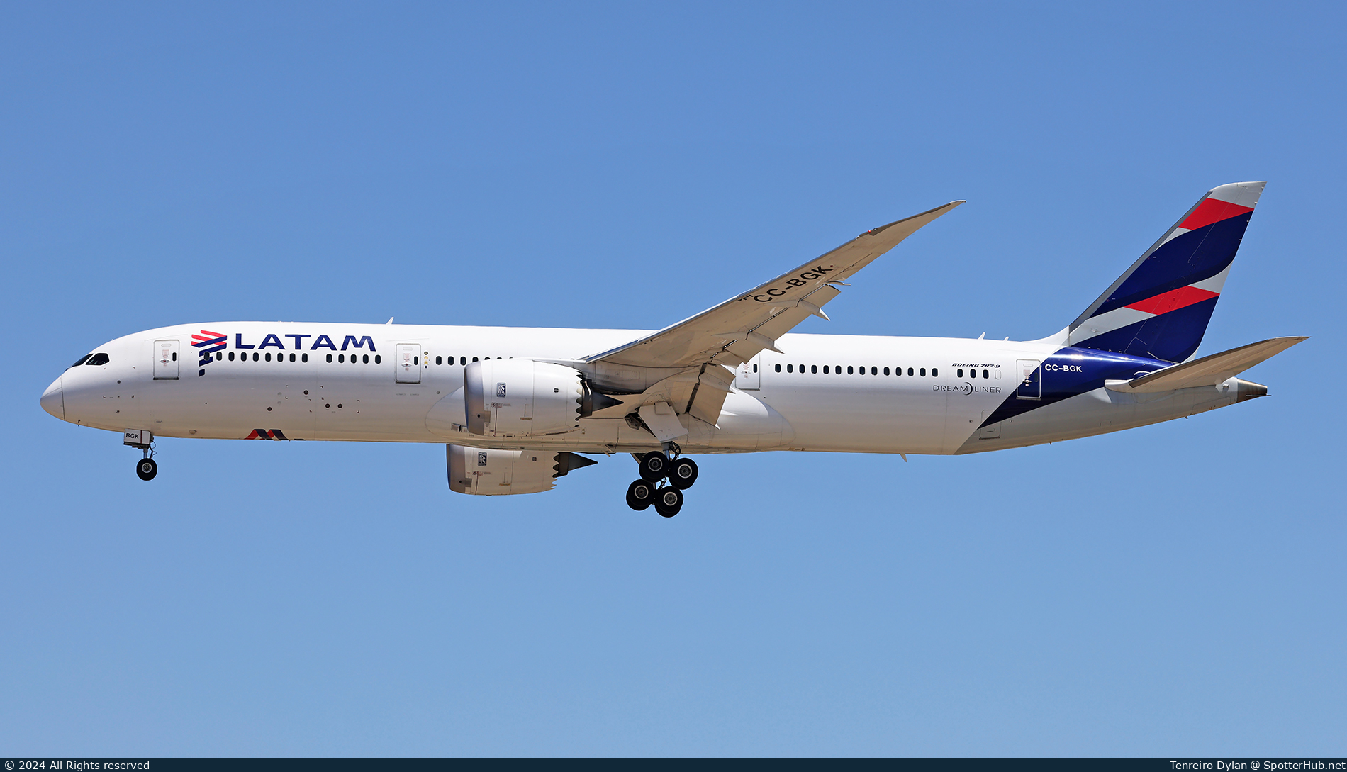 Photo of CC-BGK - Boeing 787-9 Dreamliner operated by LATAM Airlines