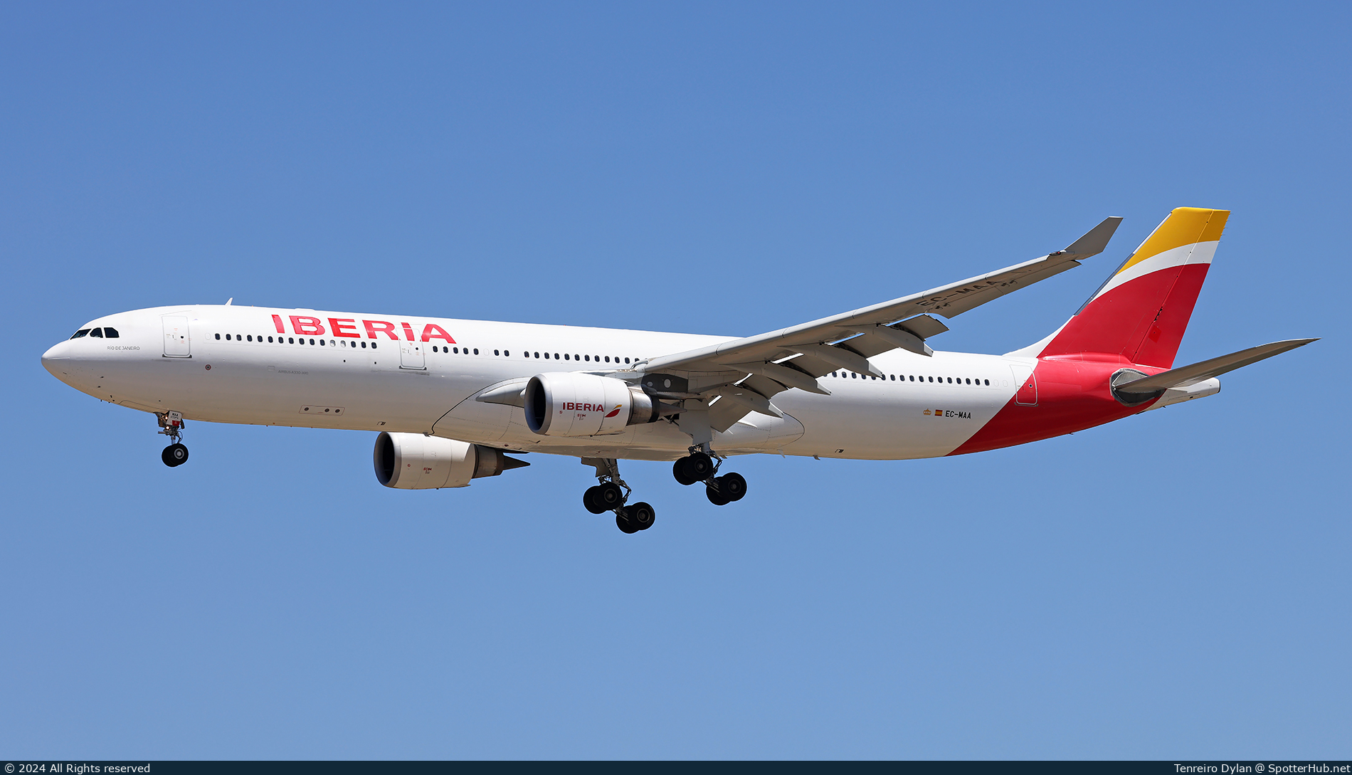 Photo of EC-MAA - Airbus A330-302 operated by Iberia