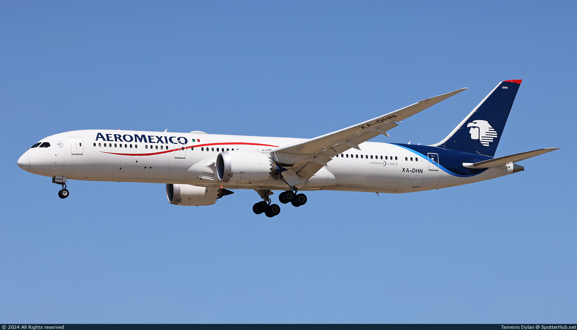 Photo of XA-DHN - Boeing 787-9 Dreamliner operated by Aeroméxico
