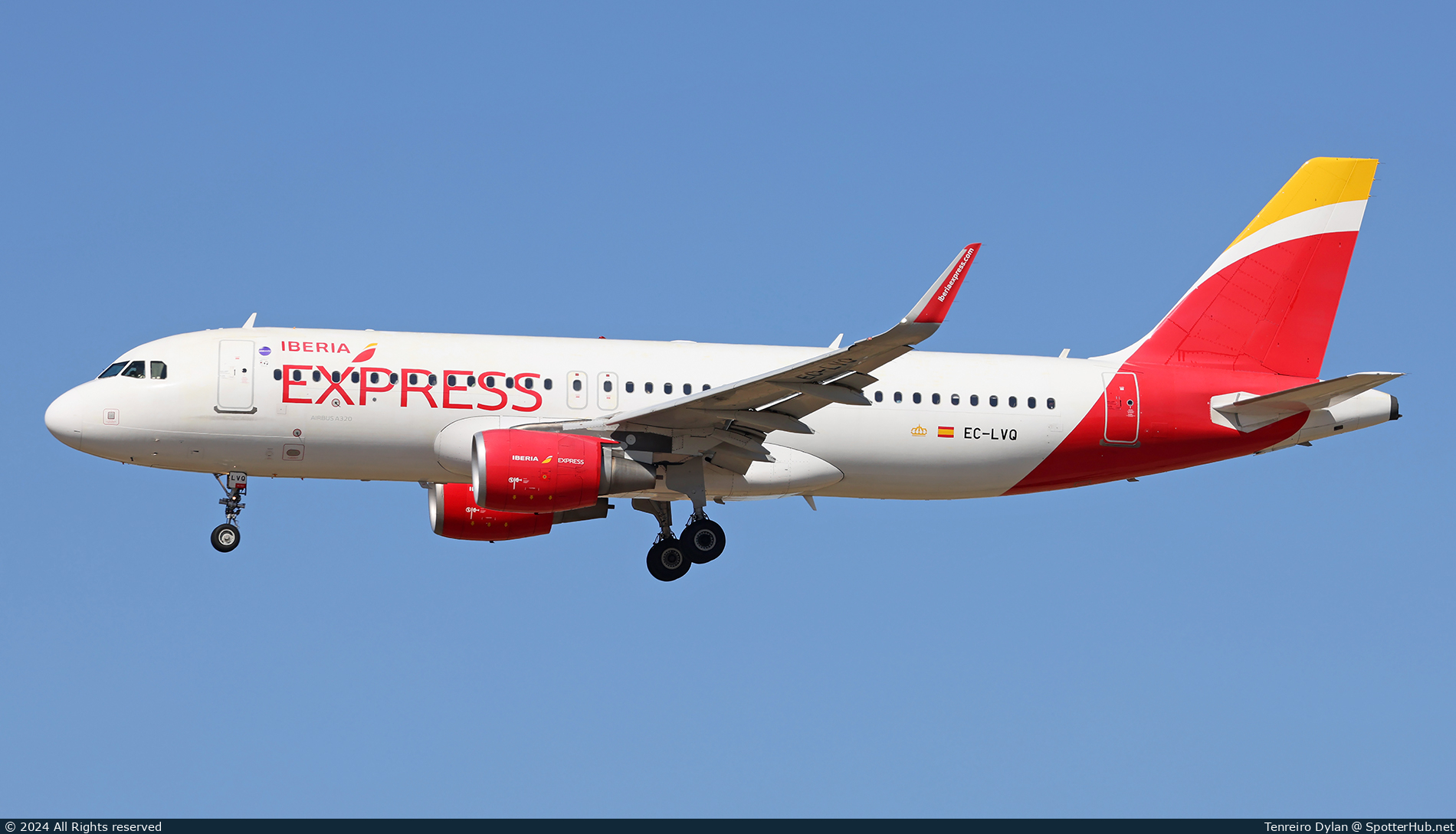 Photo of EC-LVQ - Airbus A320-216 operated by Iberia Express