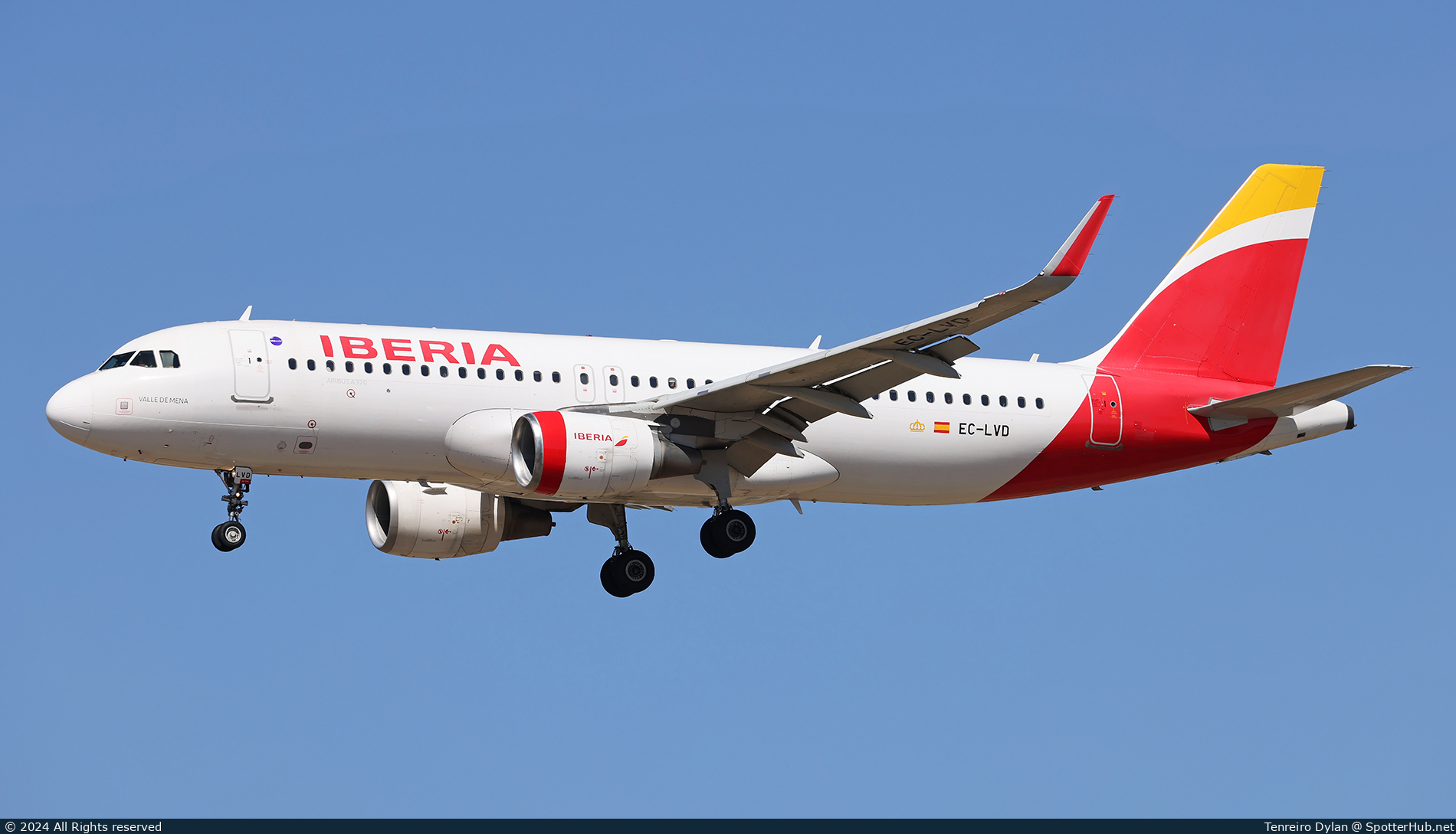 Photo of EC-LVD - Airbus A320-216 operated by Iberia