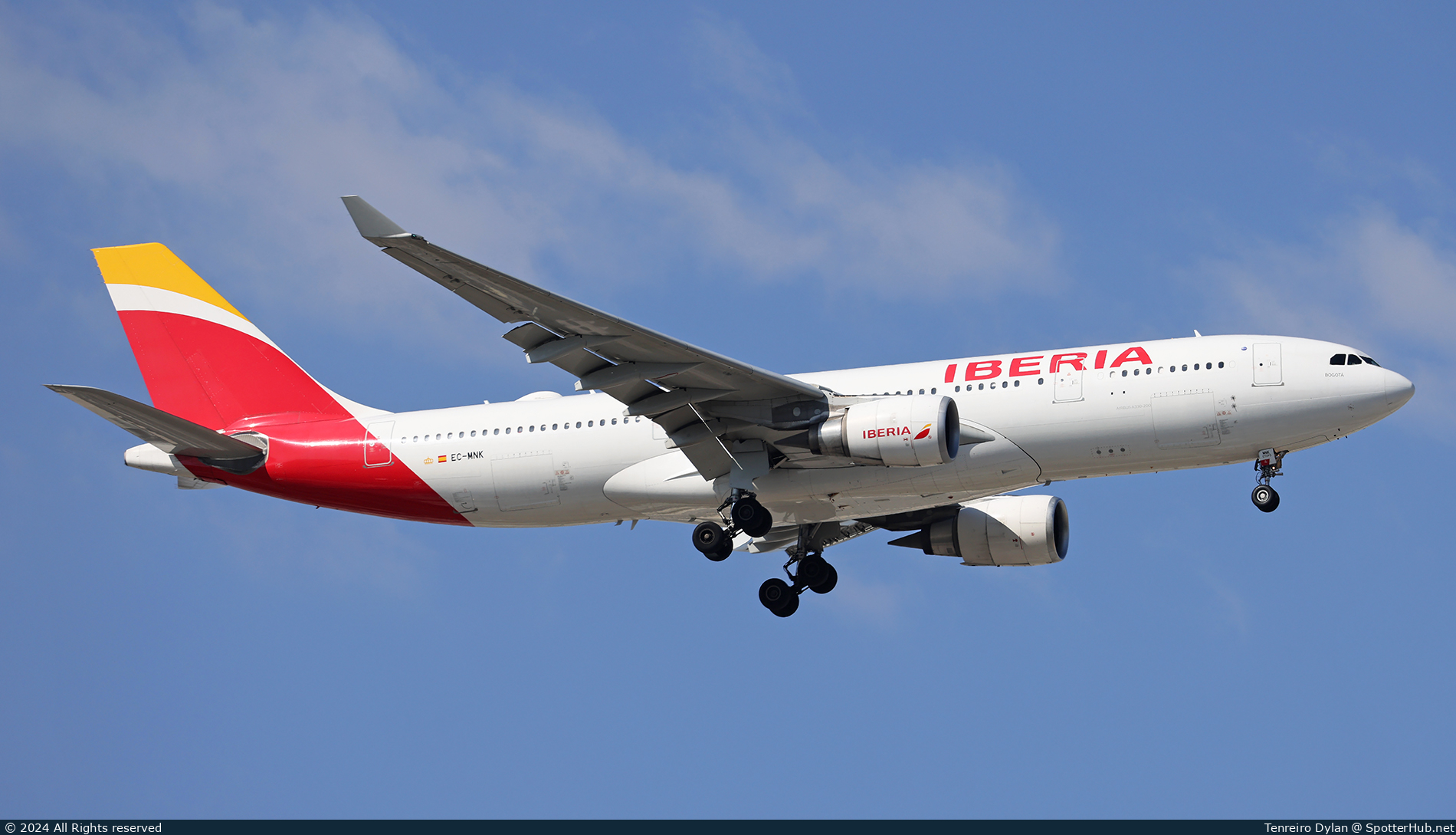 Photo of EC-MNK - Airbus A330-202 operated by Iberia