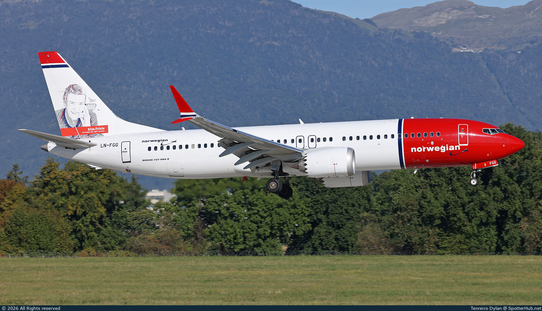 Photo of LN-FGG - Boeing 737 MAX 8 operated by Norwegian Air Shuttle