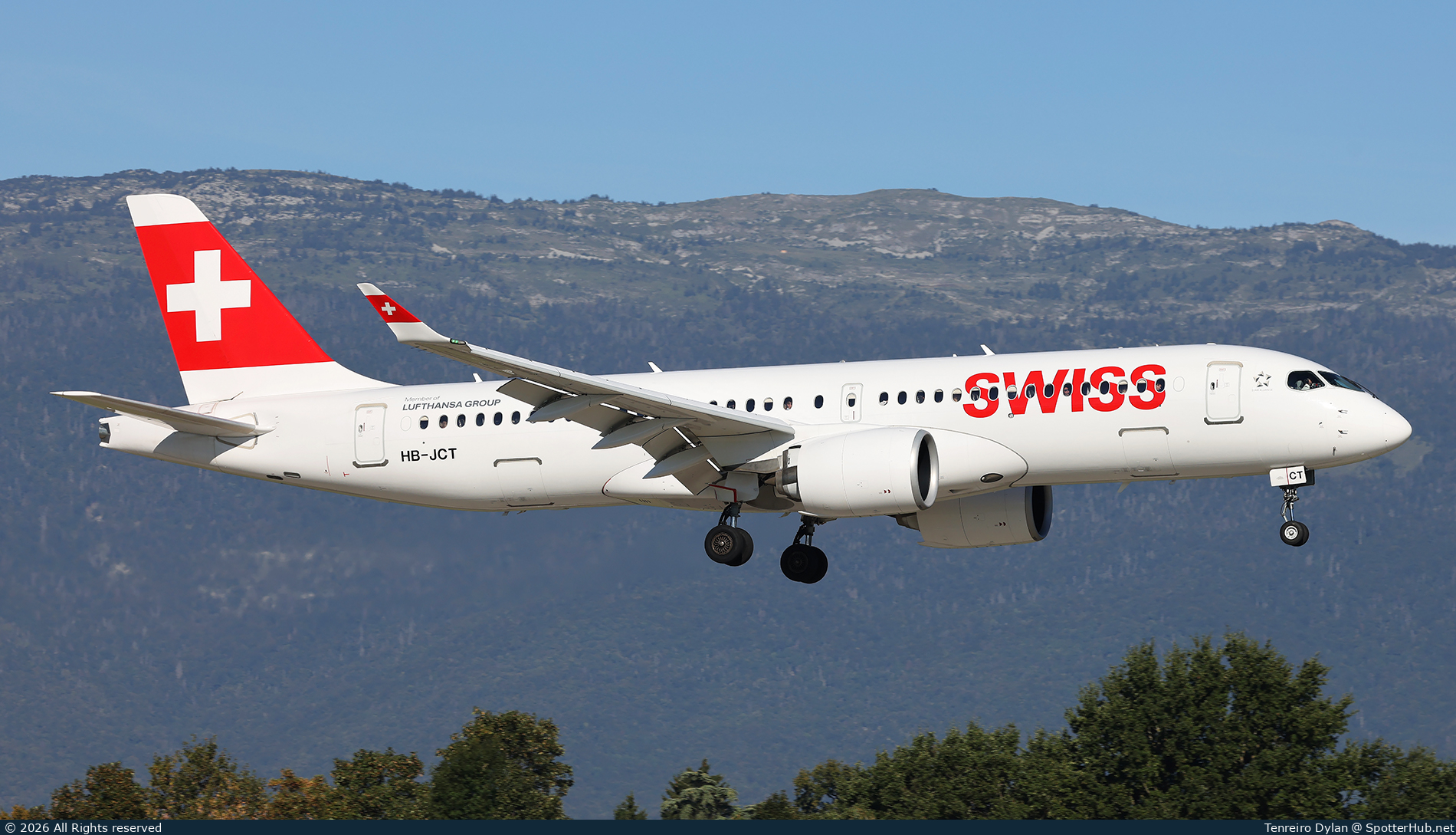 Photo of HB-JCT - Airbus A220-300 operated by Swiss International Air Lines
