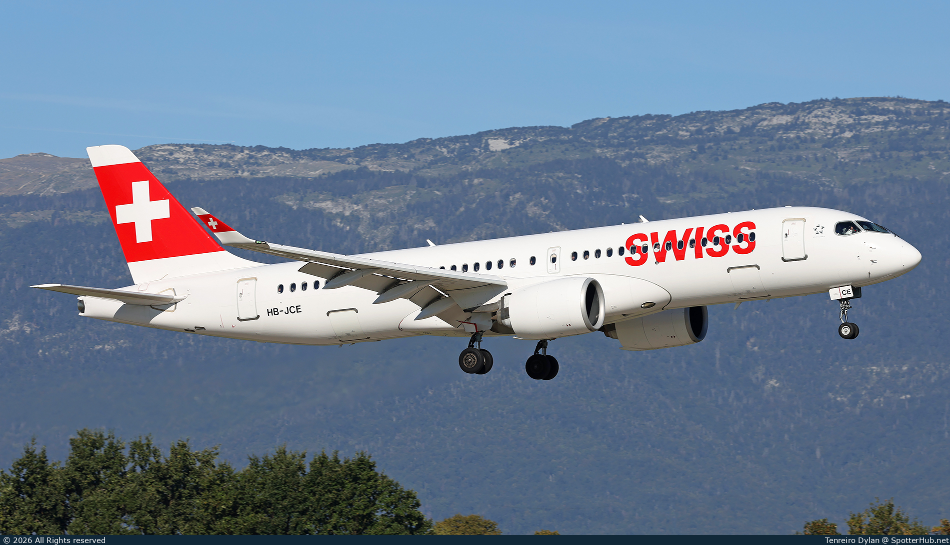 Photo of HB-JCE - Airbus A220-300 operated by Swiss International Air Lines