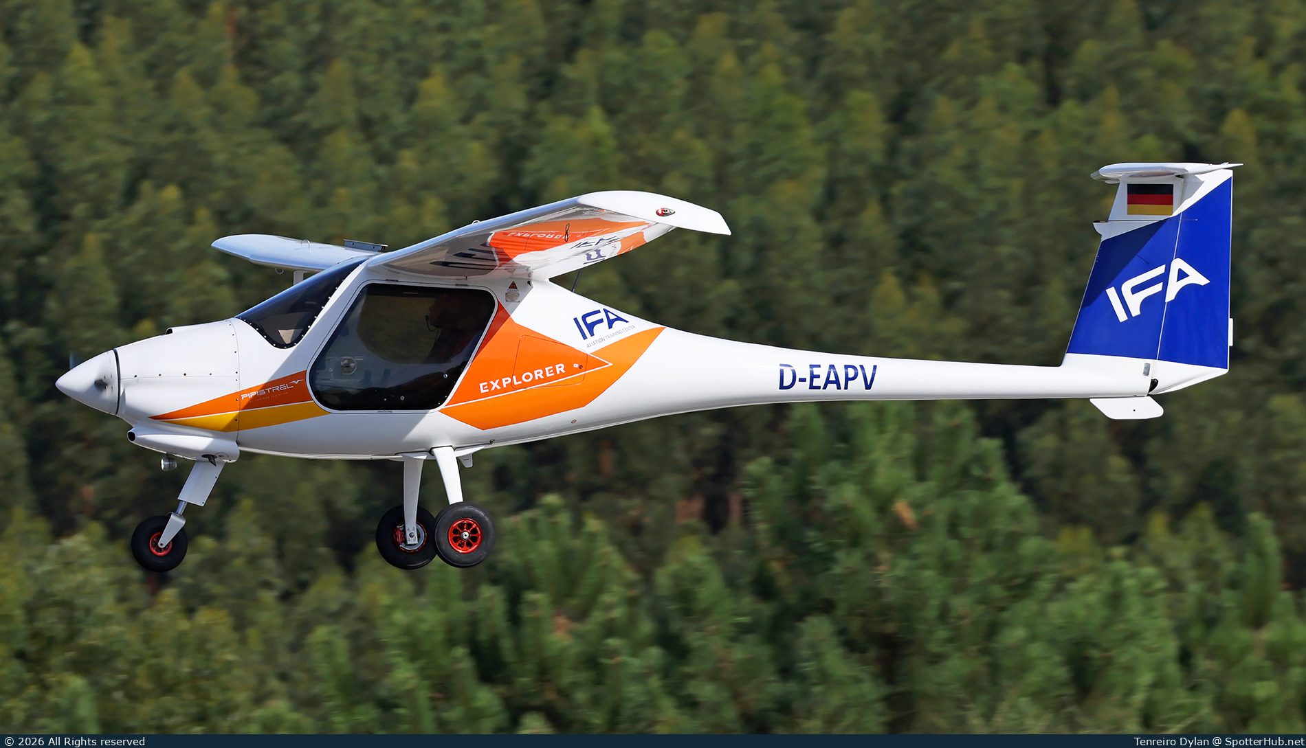 Photo of D-EAPV - Pipistrel Explorer operated by IFA Instituto de Formação Aeronáutica