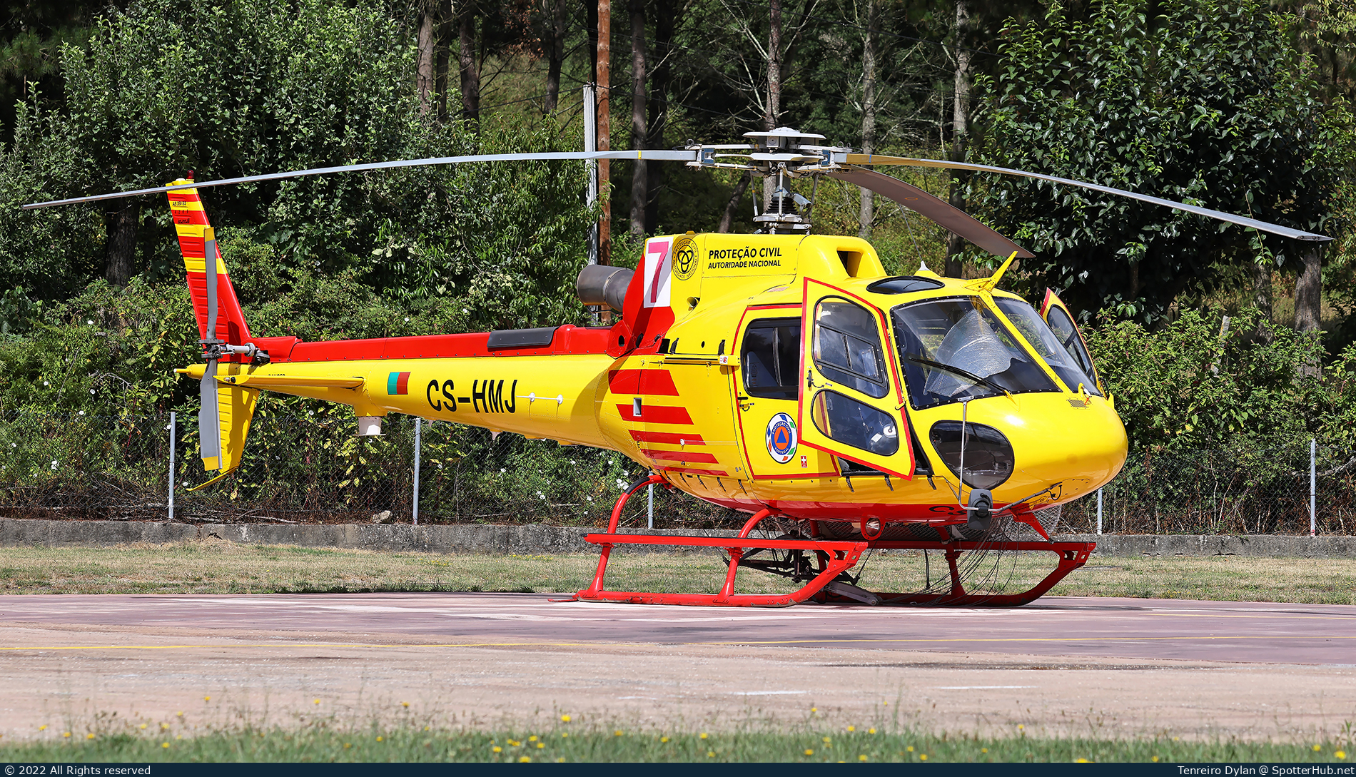 Photo of CS-HMJ - Eurocopter AS350B3 Écureuil operated by Heliportugal