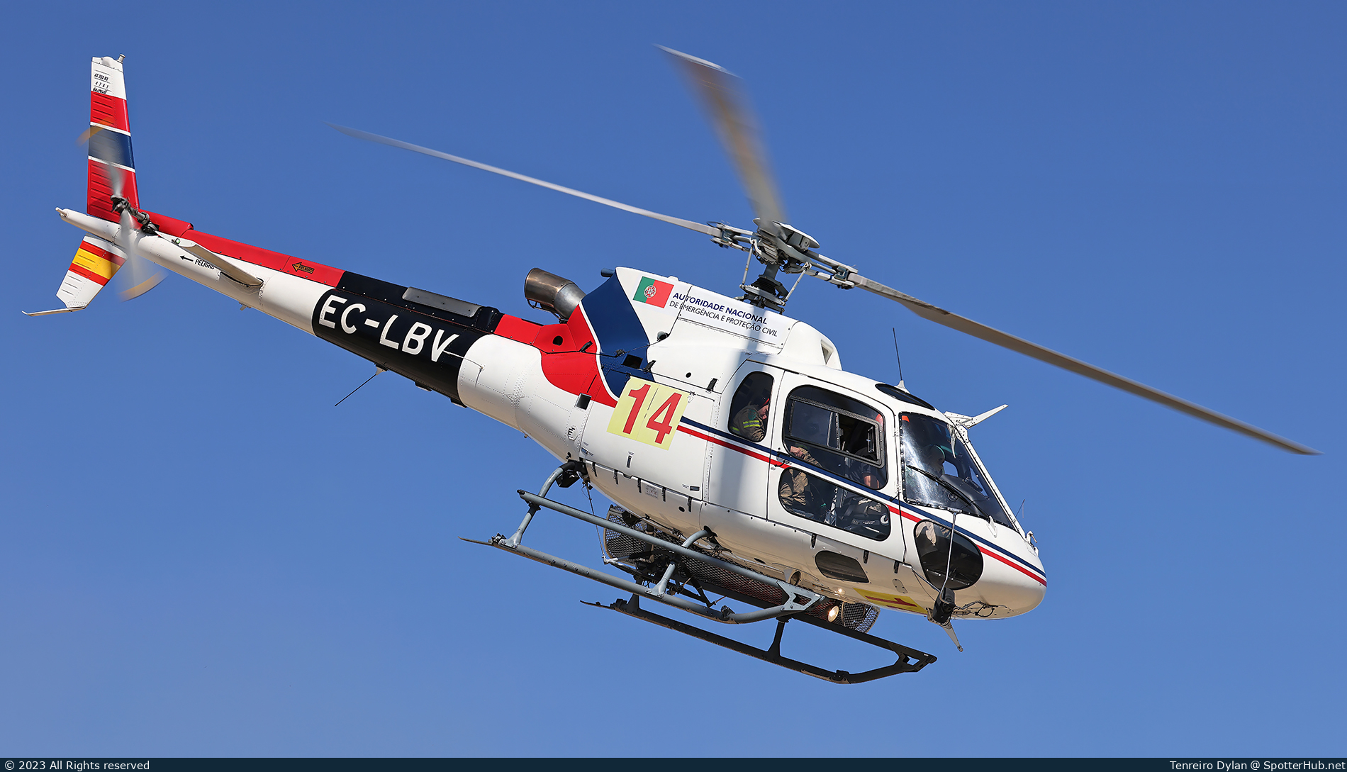 Photo of EC-LBV - Eurocopter AS350B3 Écureuil operated by Avincis Aviation España