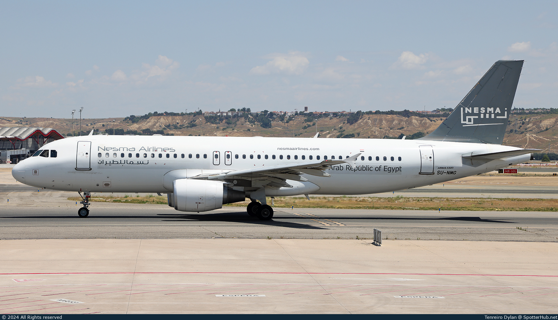 Photo of SU-NMG - Airbus A320-214 operated by Nesma Airlines
