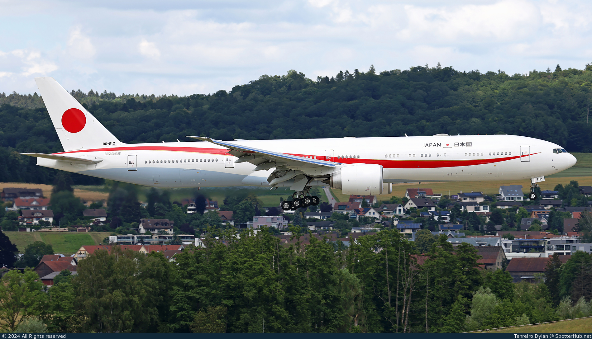 Photo of 80-1112 - Boeing 777-3SB(ER) operated by Japan Air Self-Defense Force