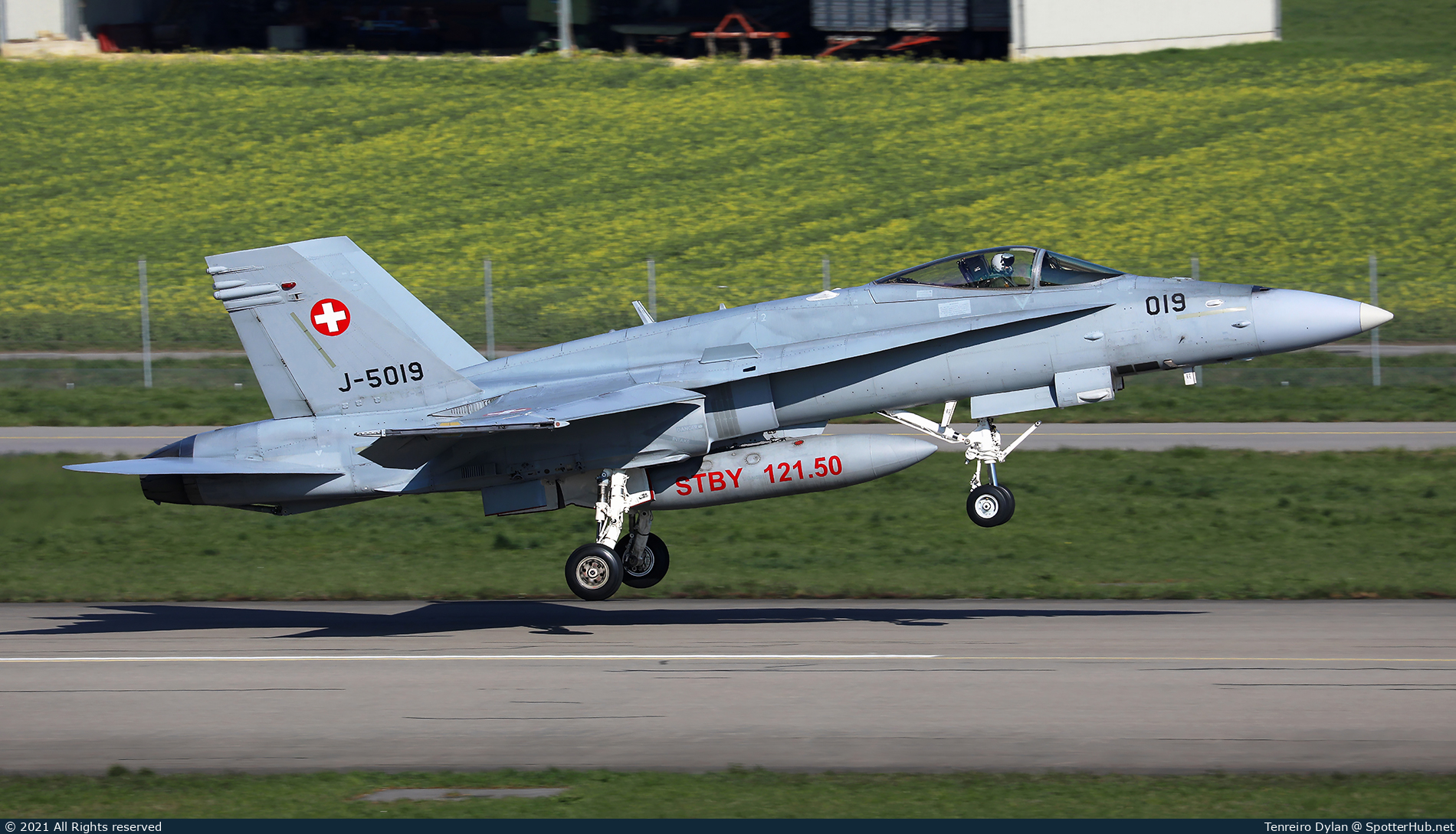 Photo of J-5019 - McDonnell Douglas F/A-18C Hornet operated by Swiss Air Force