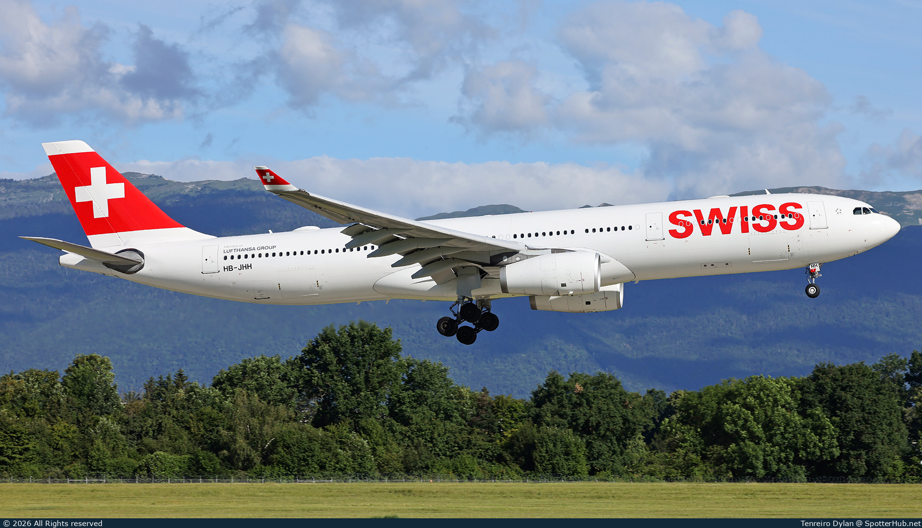 Photo of HB-JHH - Airbus A330-343 operated by Swiss International Air Lines
