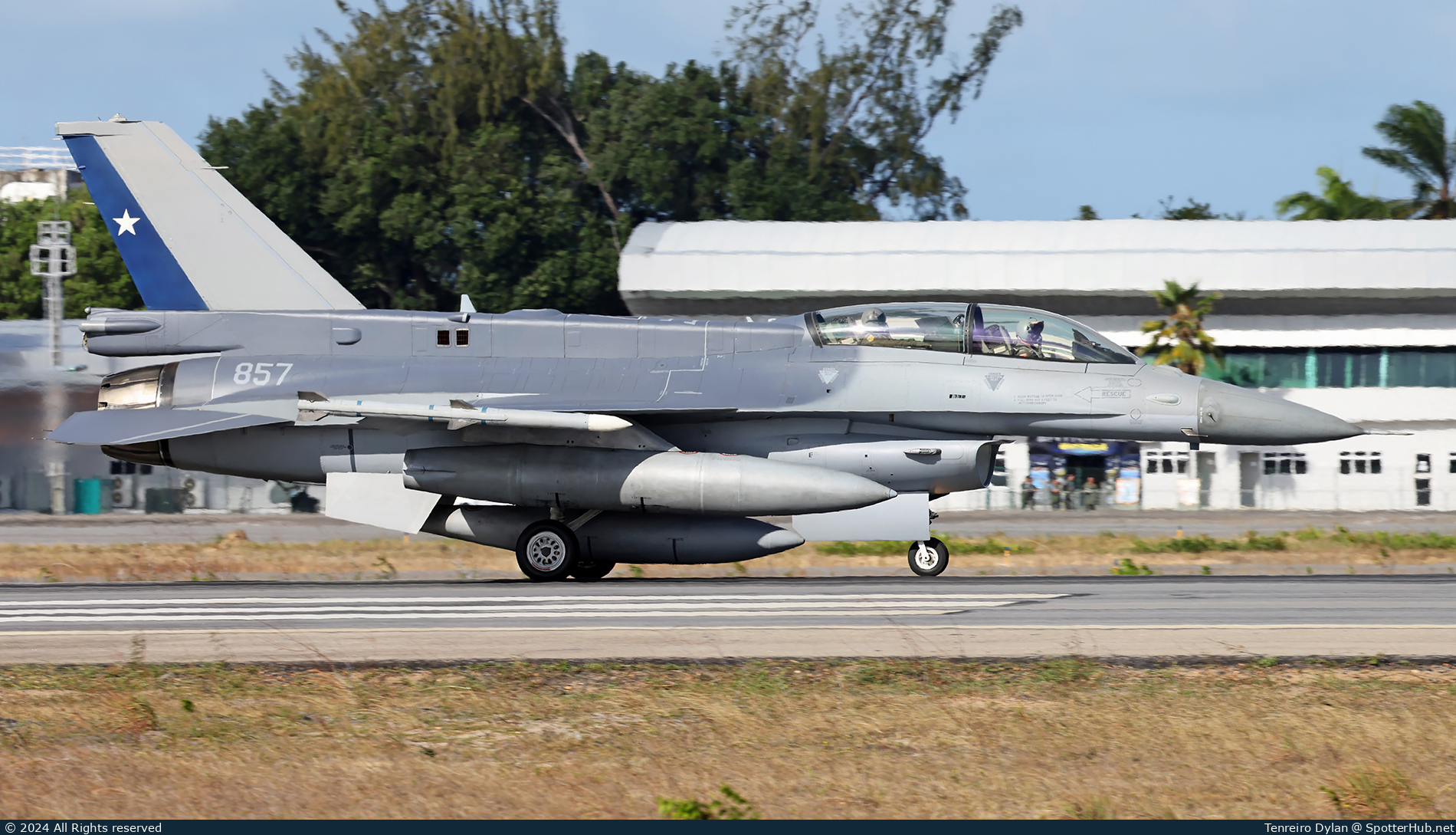 Photo of 857 - Lockheed Martin F-16D Fighting Falcon operated by Chilean Air Force