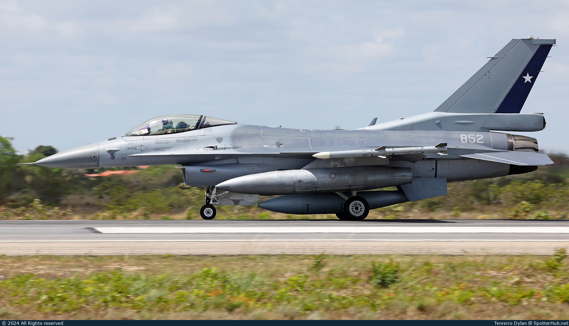 Photo of 852 - Lockheed Martin F-16C Fighting Falcon operated by Chilean Air Force